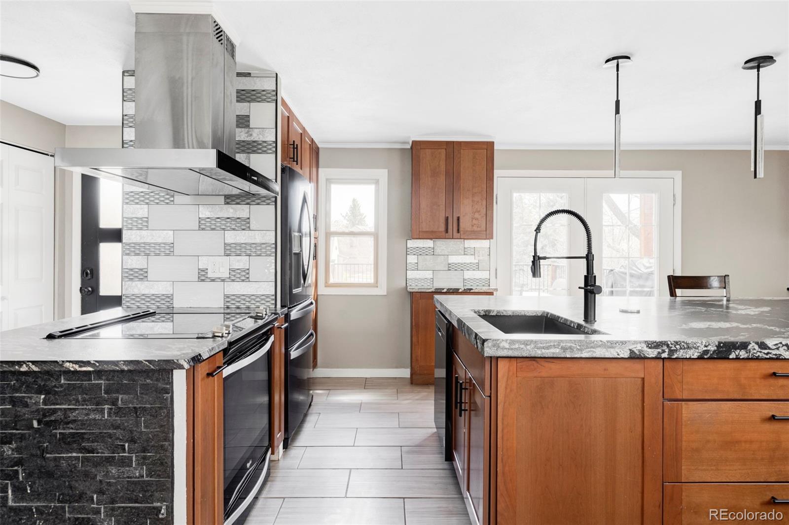 MLS Image #3 for 899 w peakview circle,littleton, Colorado