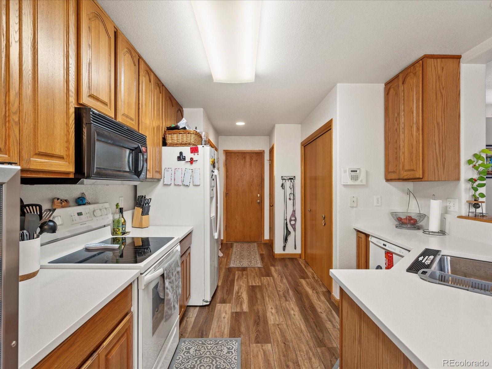 MLS Image #7 for 898 n 5th street,johnstown, Colorado
