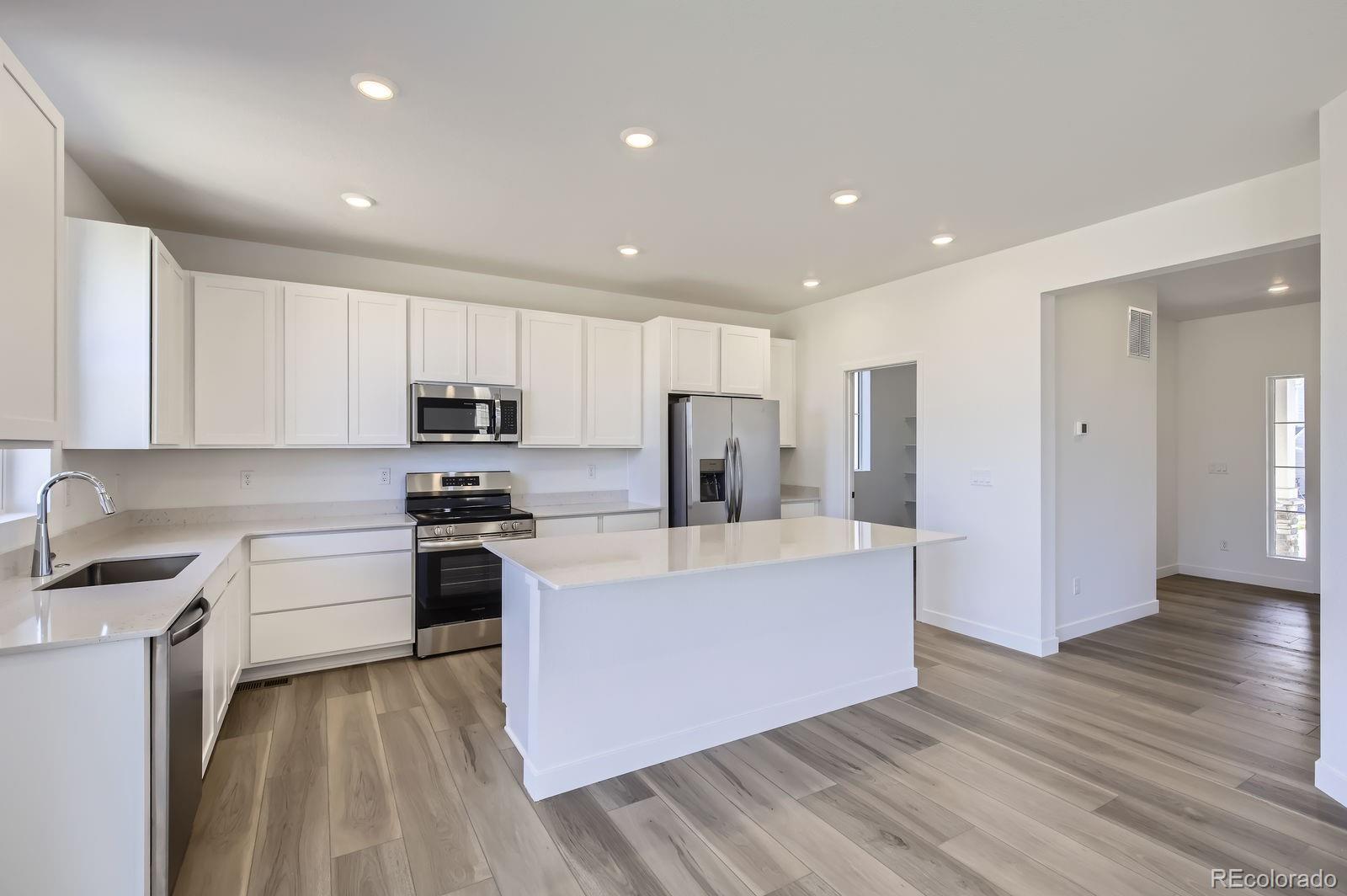 MLS Image #2 for 5581  inland avenue,firestone, Colorado