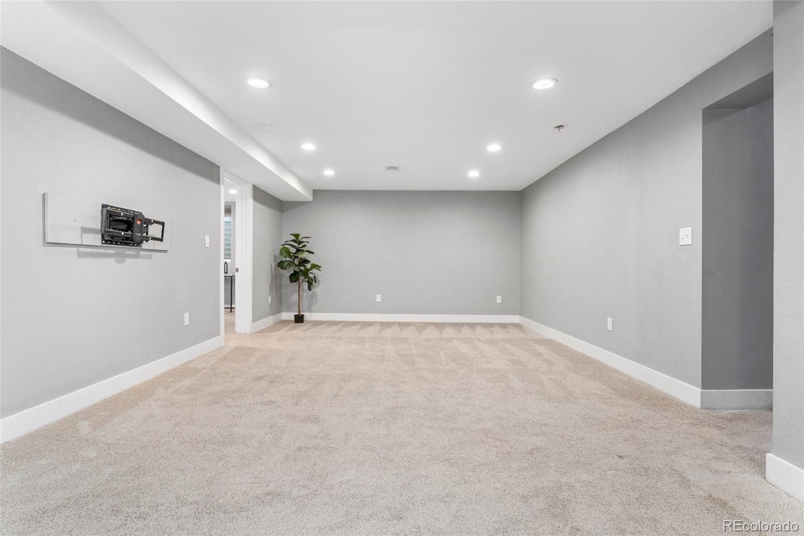MLS Image #20 for 4916  knox court,denver, Colorado
