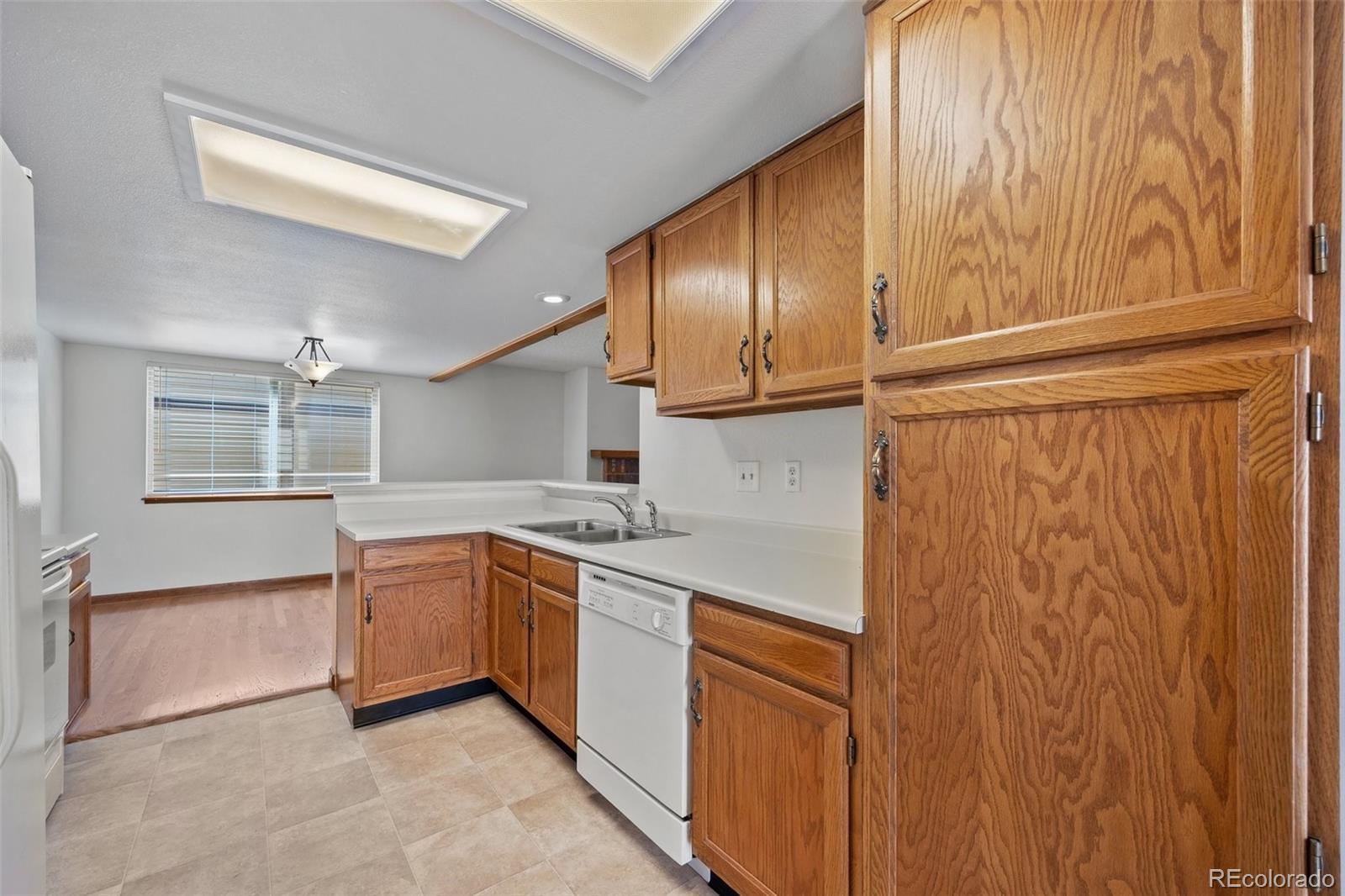 MLS Image #11 for 1829 s pitkin circle,aurora, Colorado
