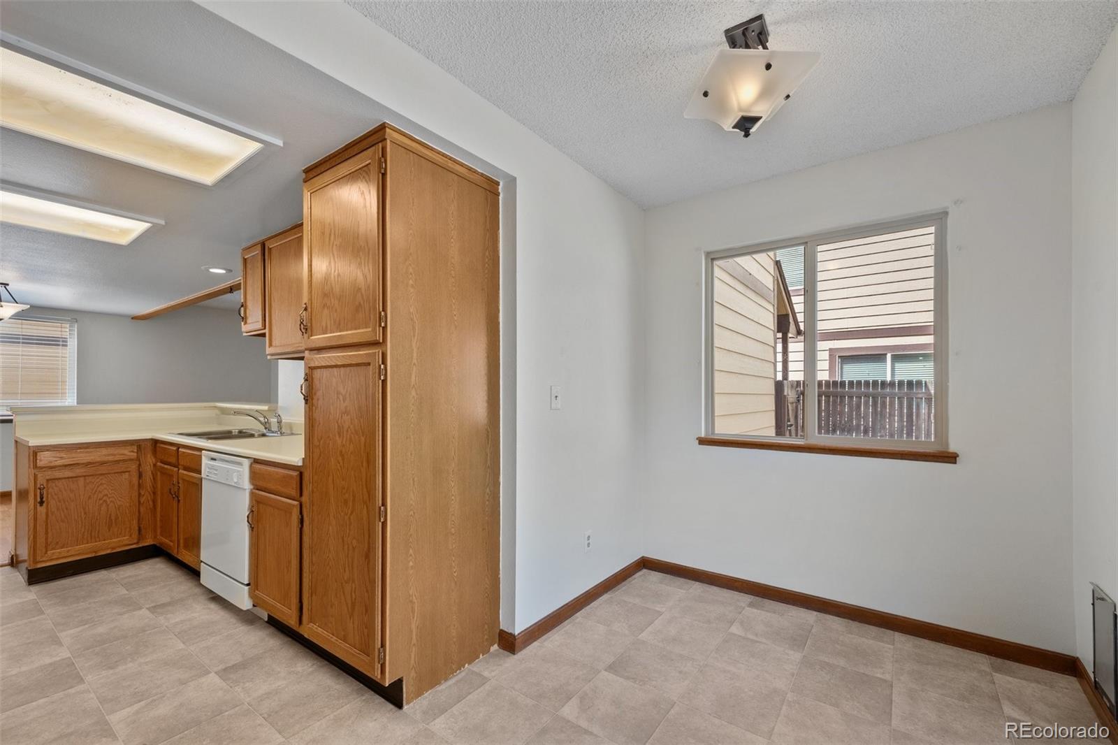 MLS Image #13 for 1829 s pitkin circle,aurora, Colorado