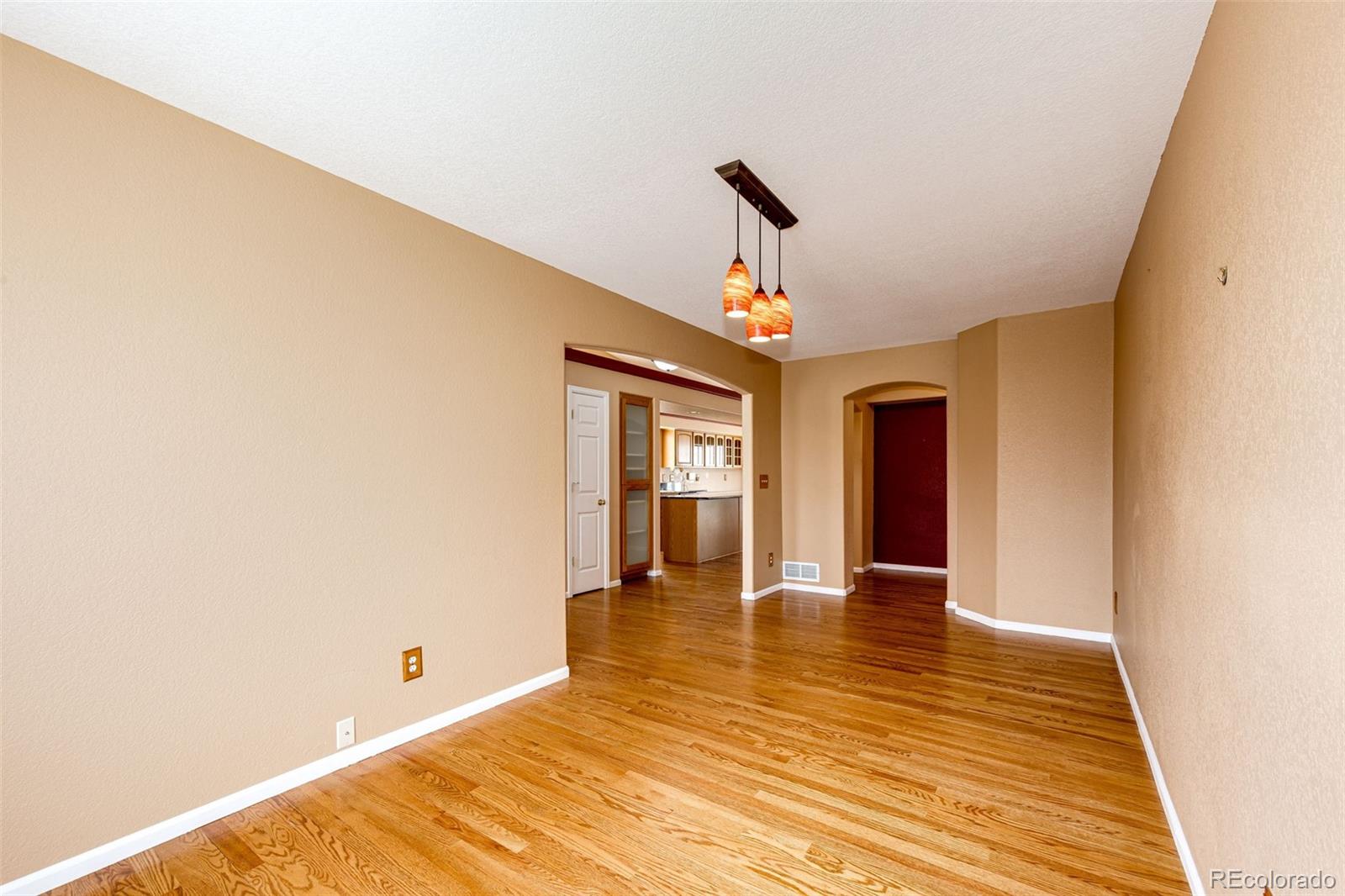 MLS Image #11 for 20305 e 41st avenue,denver, Colorado