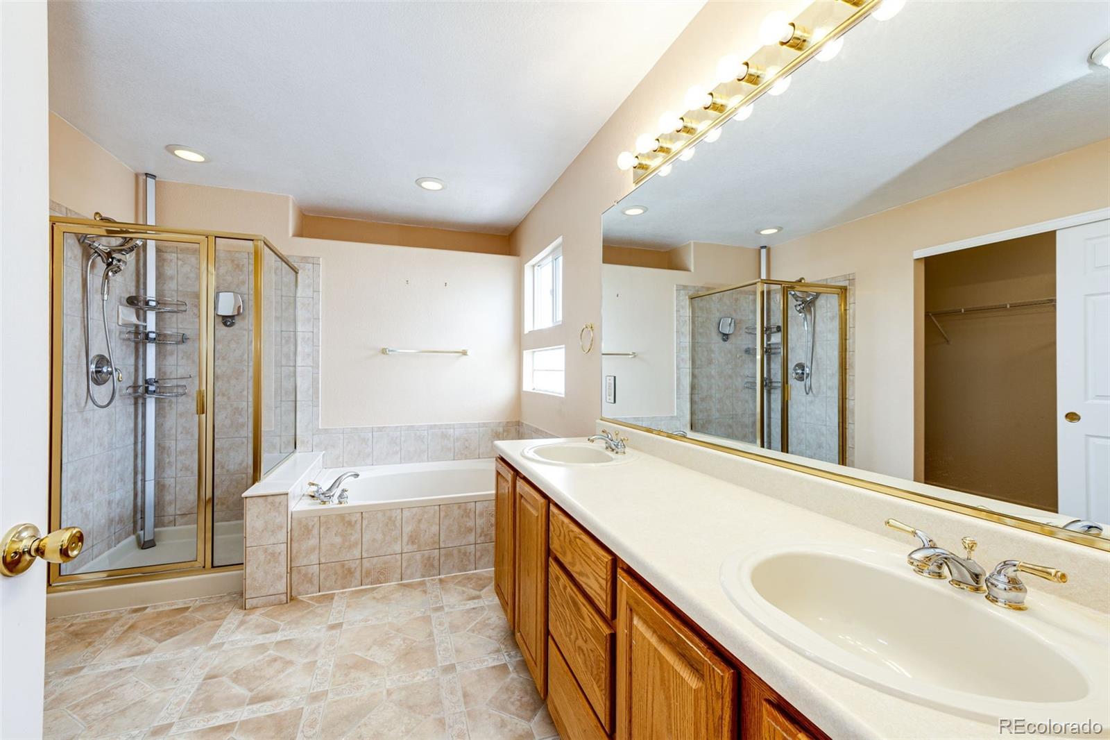 MLS Image #28 for 20305 e 41st avenue,denver, Colorado