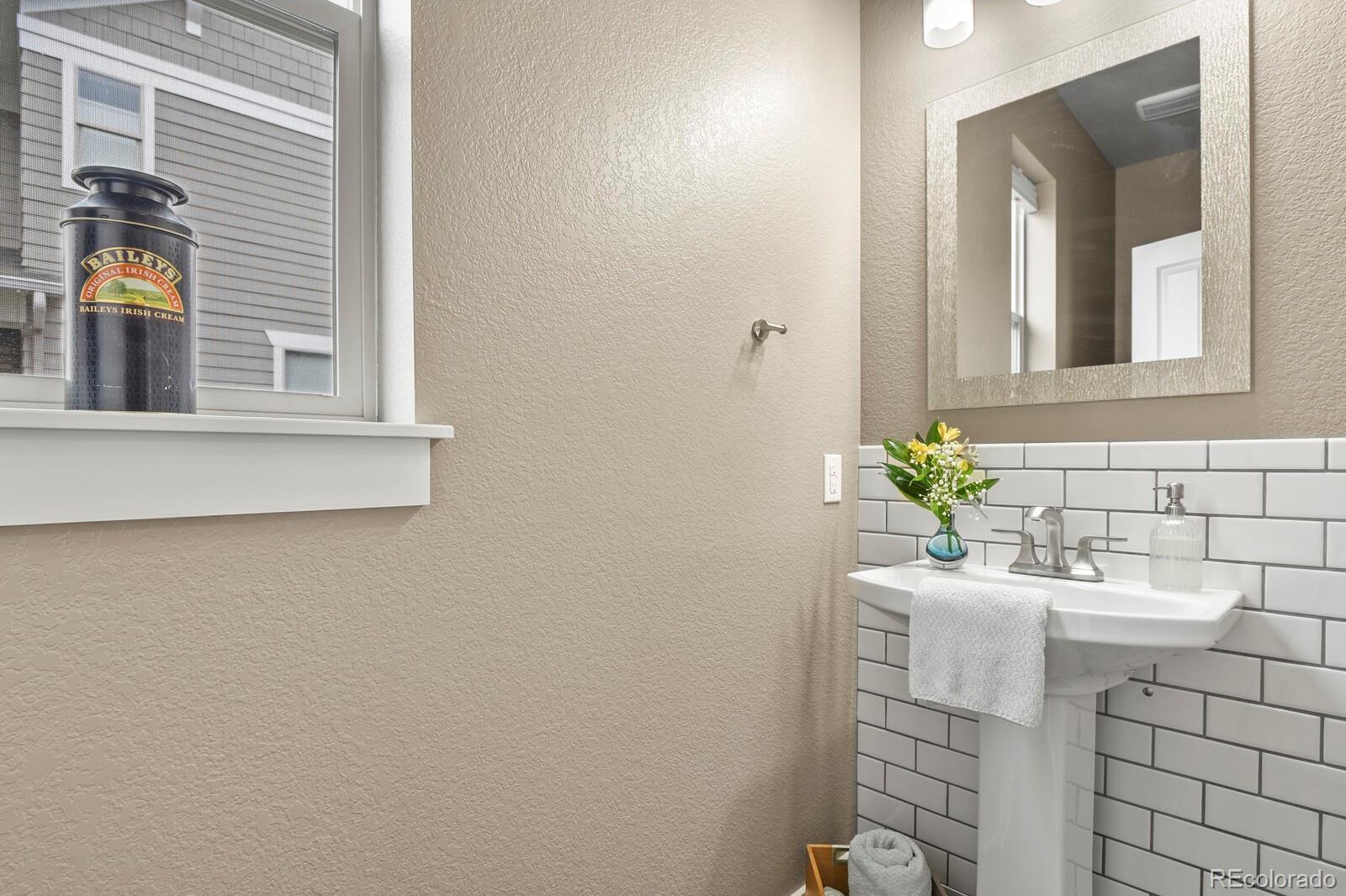 MLS Image #9 for 8741 e 29th avenue,denver, Colorado