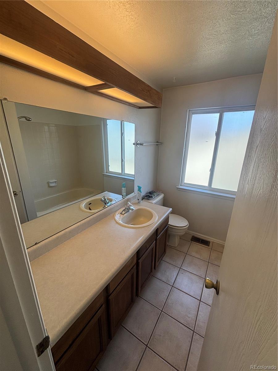MLS Image #5 for 5971 s tabor street,littleton, Colorado