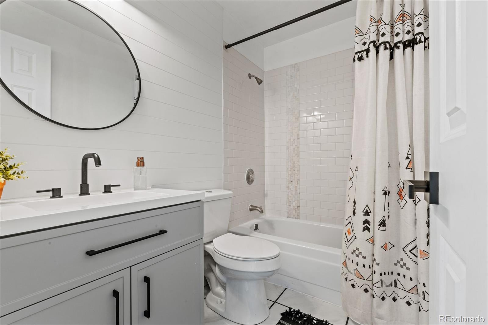 MLS Image #10 for 19792 e bates drive,aurora, Colorado