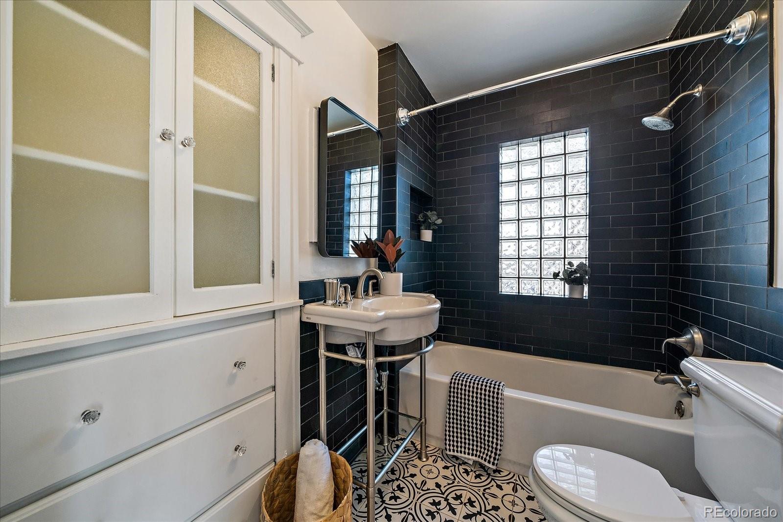 MLS Image #21 for 2537 n williams street,denver, Colorado