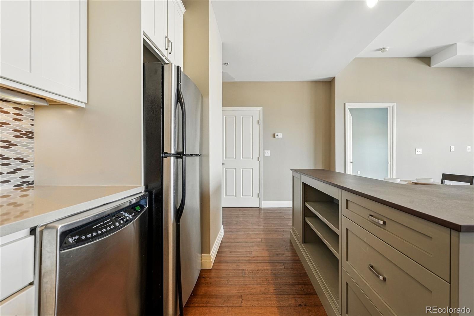 MLS Image #6 for 1950 n logan street 1109,denver, Colorado