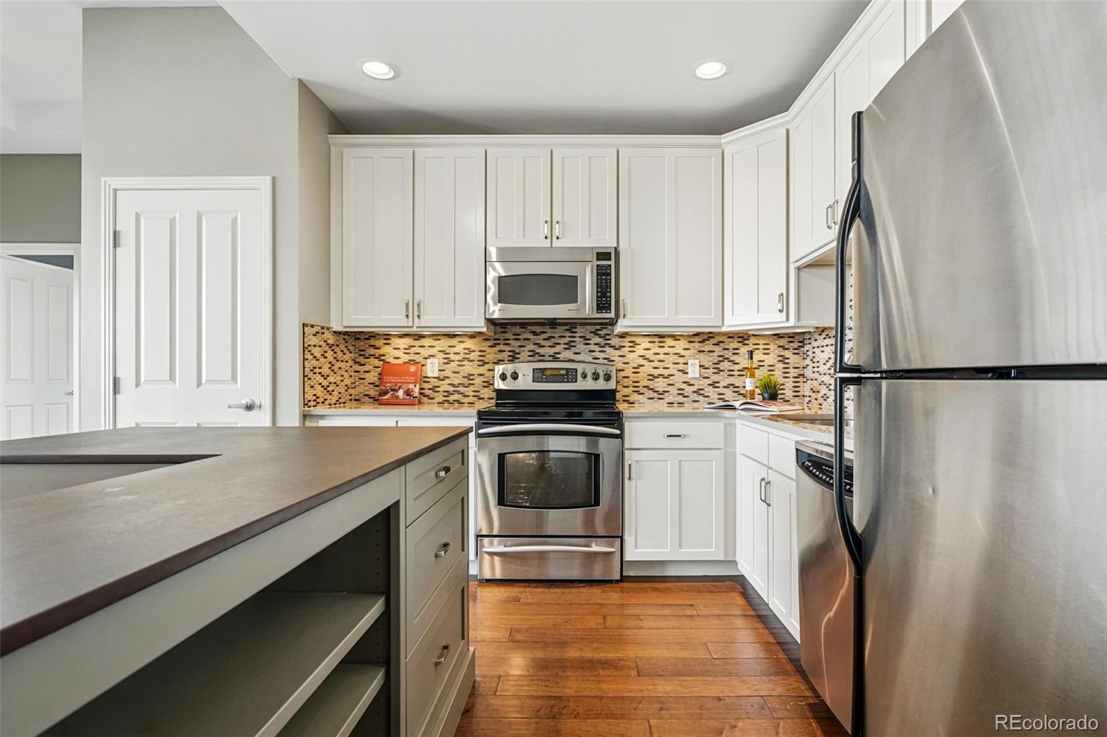 MLS Image #7 for 1950 n logan street 1109,denver, Colorado