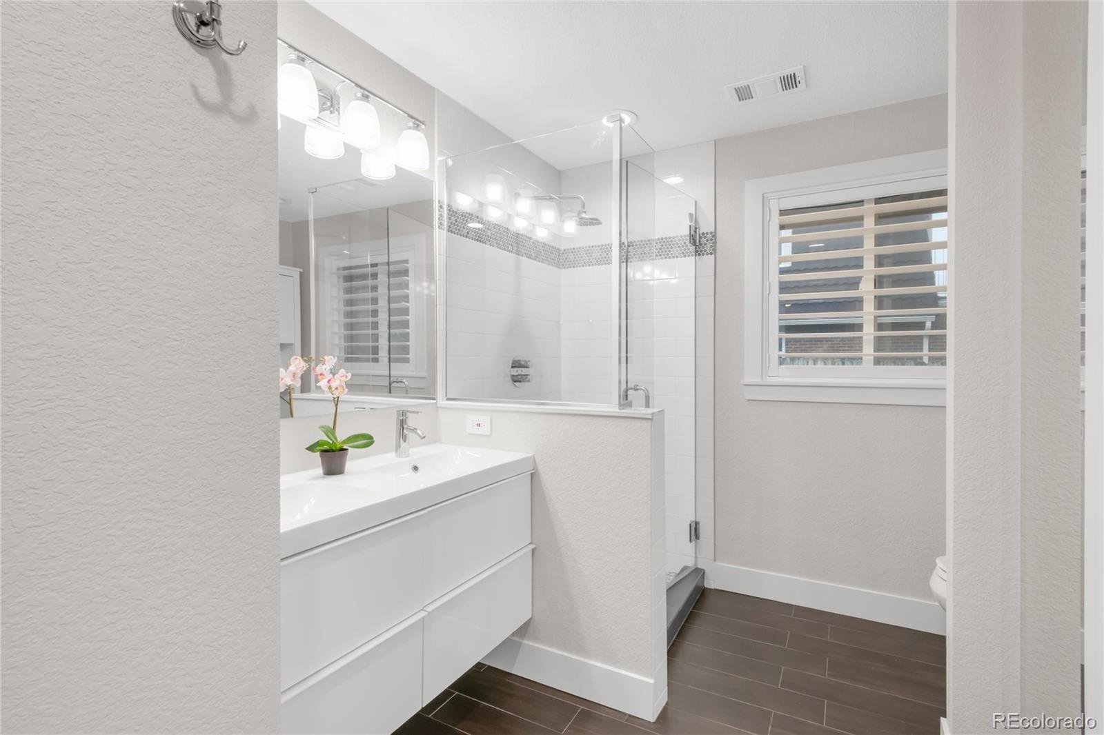 MLS Image #12 for 9861 e ohio avenue,denver, Colorado