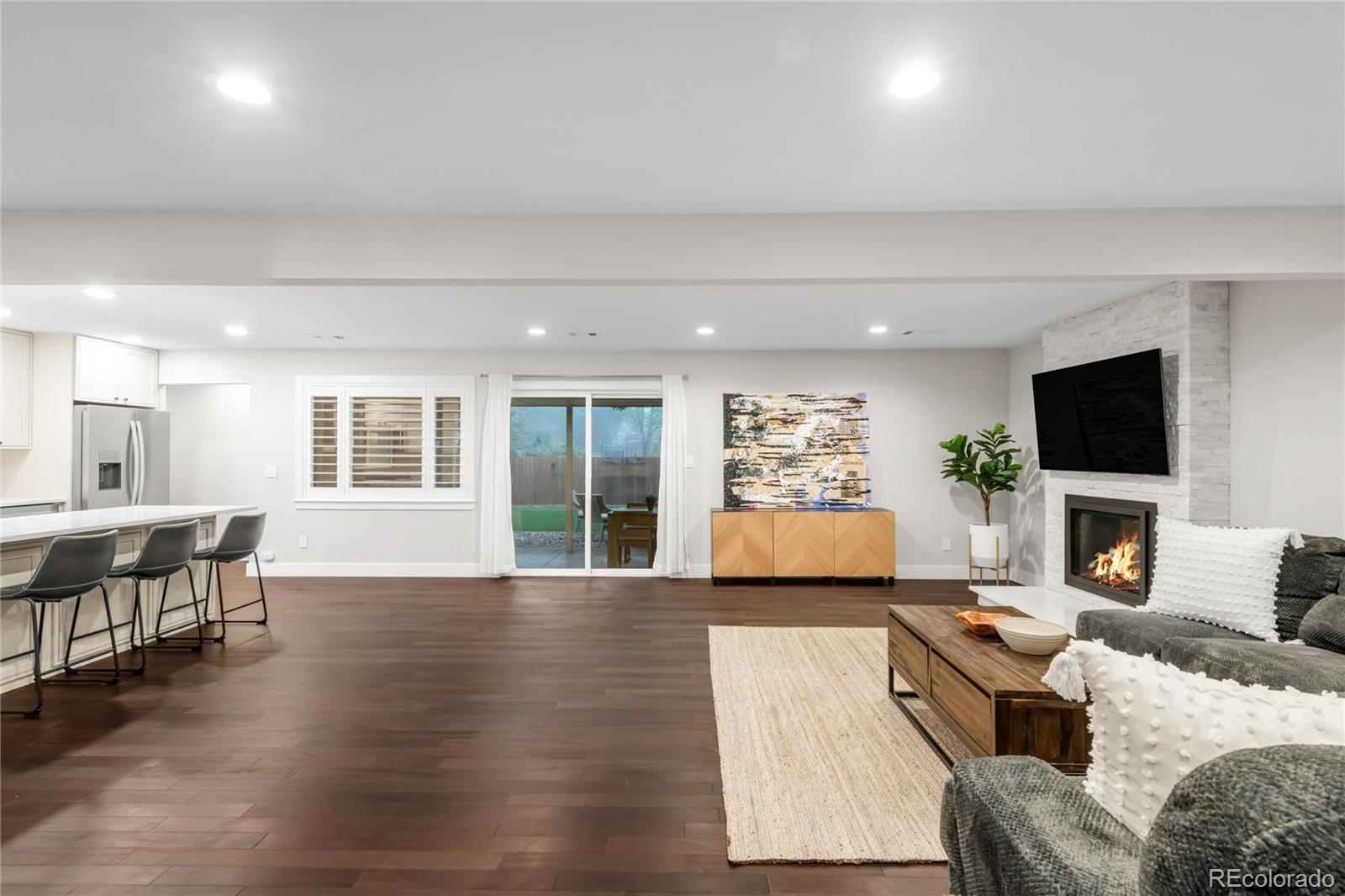 MLS Image #4 for 9861 e ohio avenue,denver, Colorado