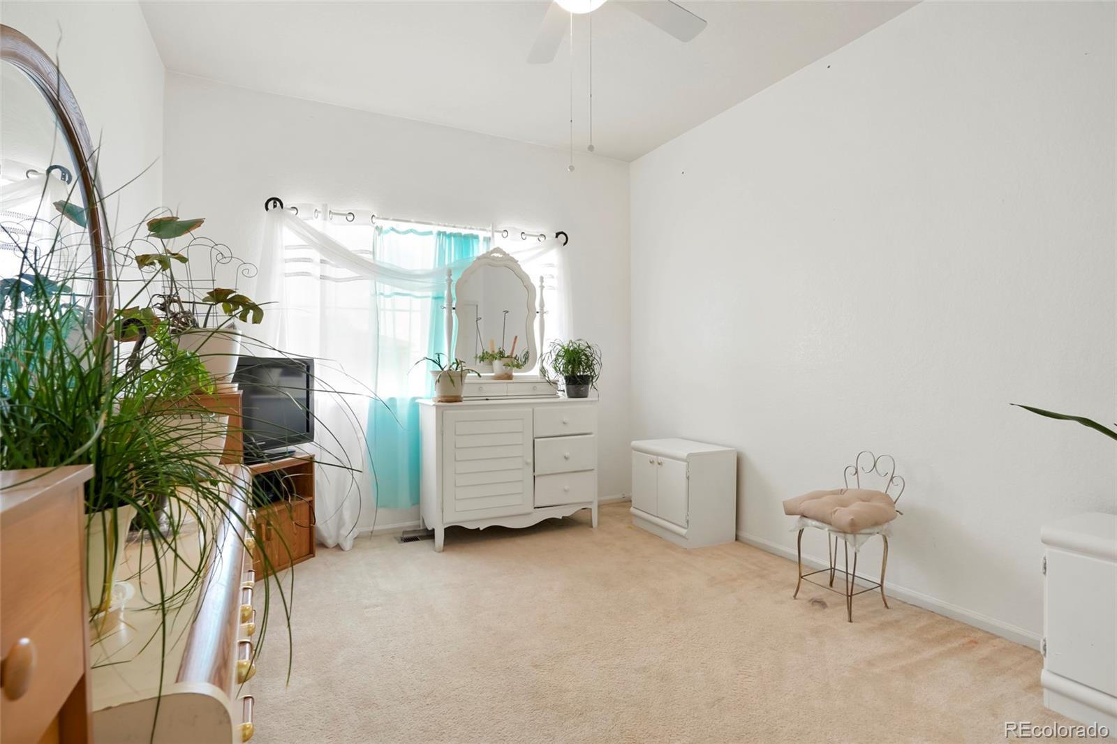 MLS Image #23 for 20292 e 47th avenue,denver, Colorado