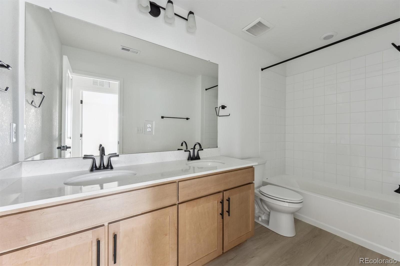 MLS Image #15 for 25303 e warren place,aurora, Colorado