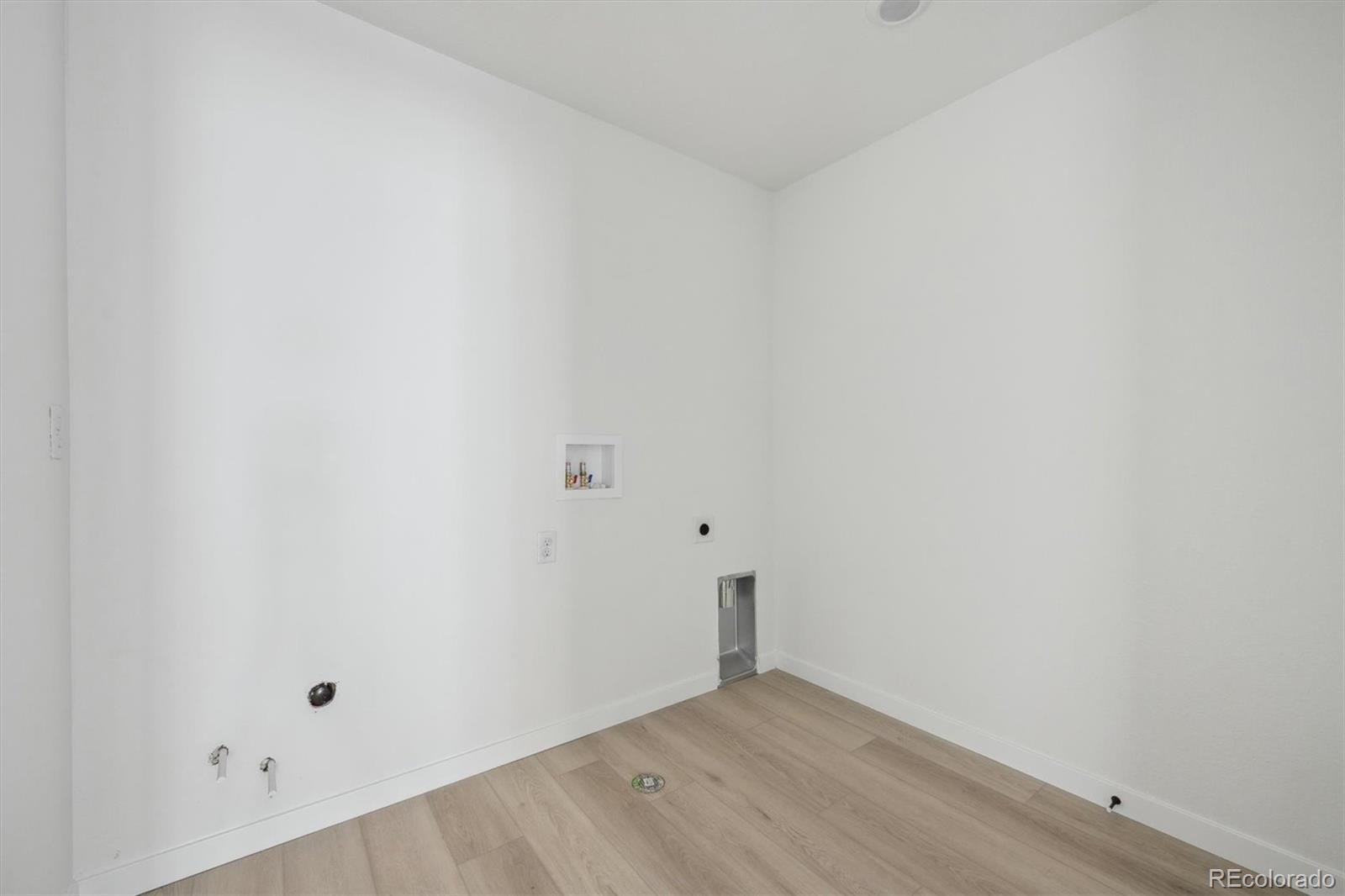 MLS Image #16 for 25303 e warren place,aurora, Colorado