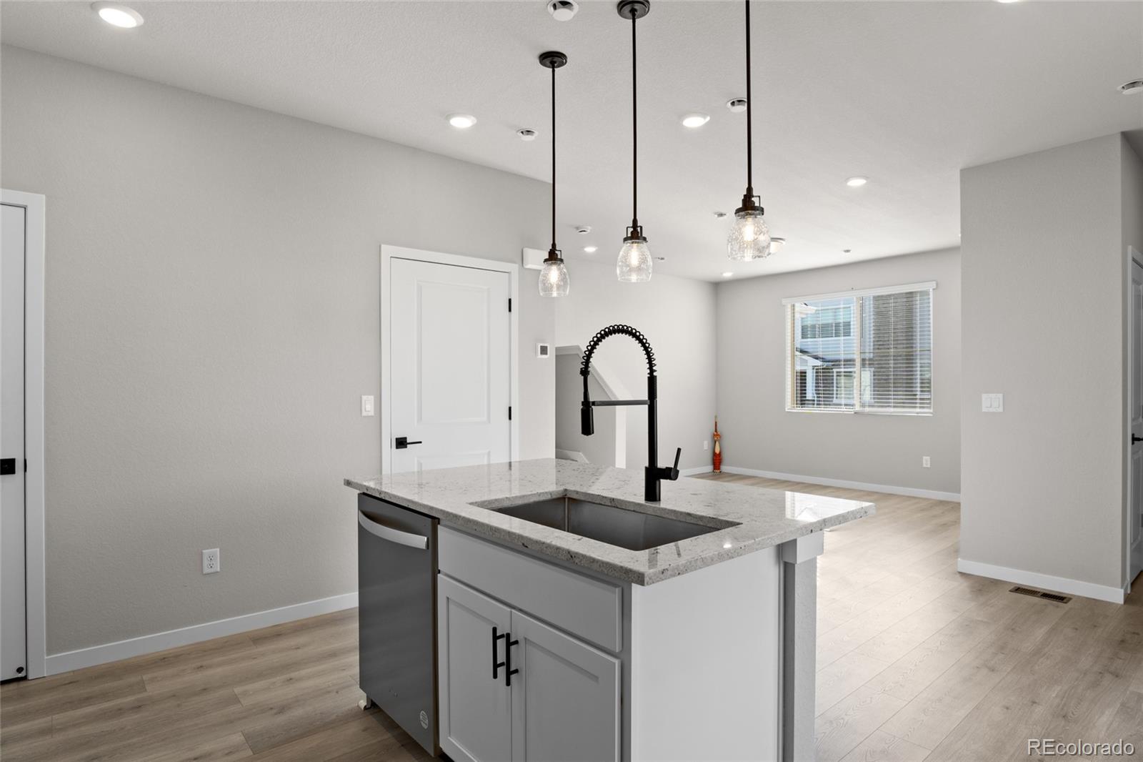 MLS Image #8 for 27492 e 1st avenue,aurora, Colorado