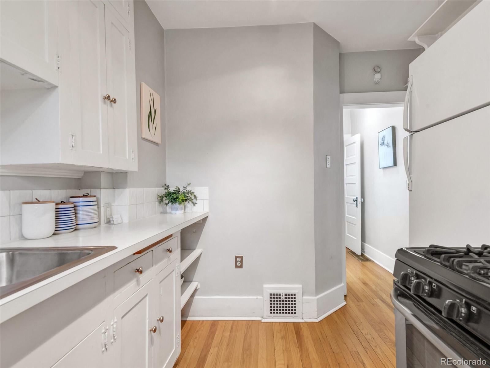MLS Image #18 for 250 s lafayette street,denver, Colorado