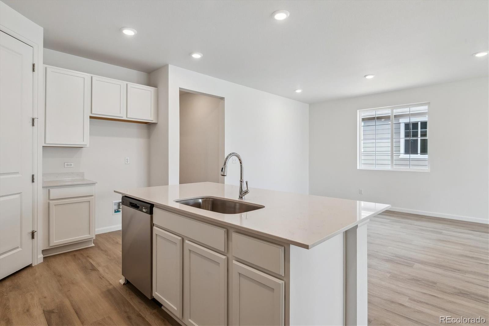 MLS Image #11 for 554  penn road,elizabeth, Colorado
