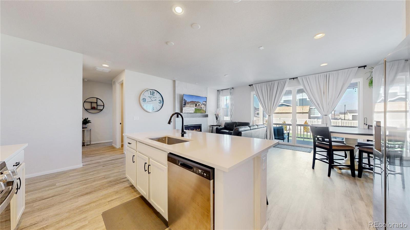 MLS Image #11 for 10553  xenia court,commerce city, Colorado