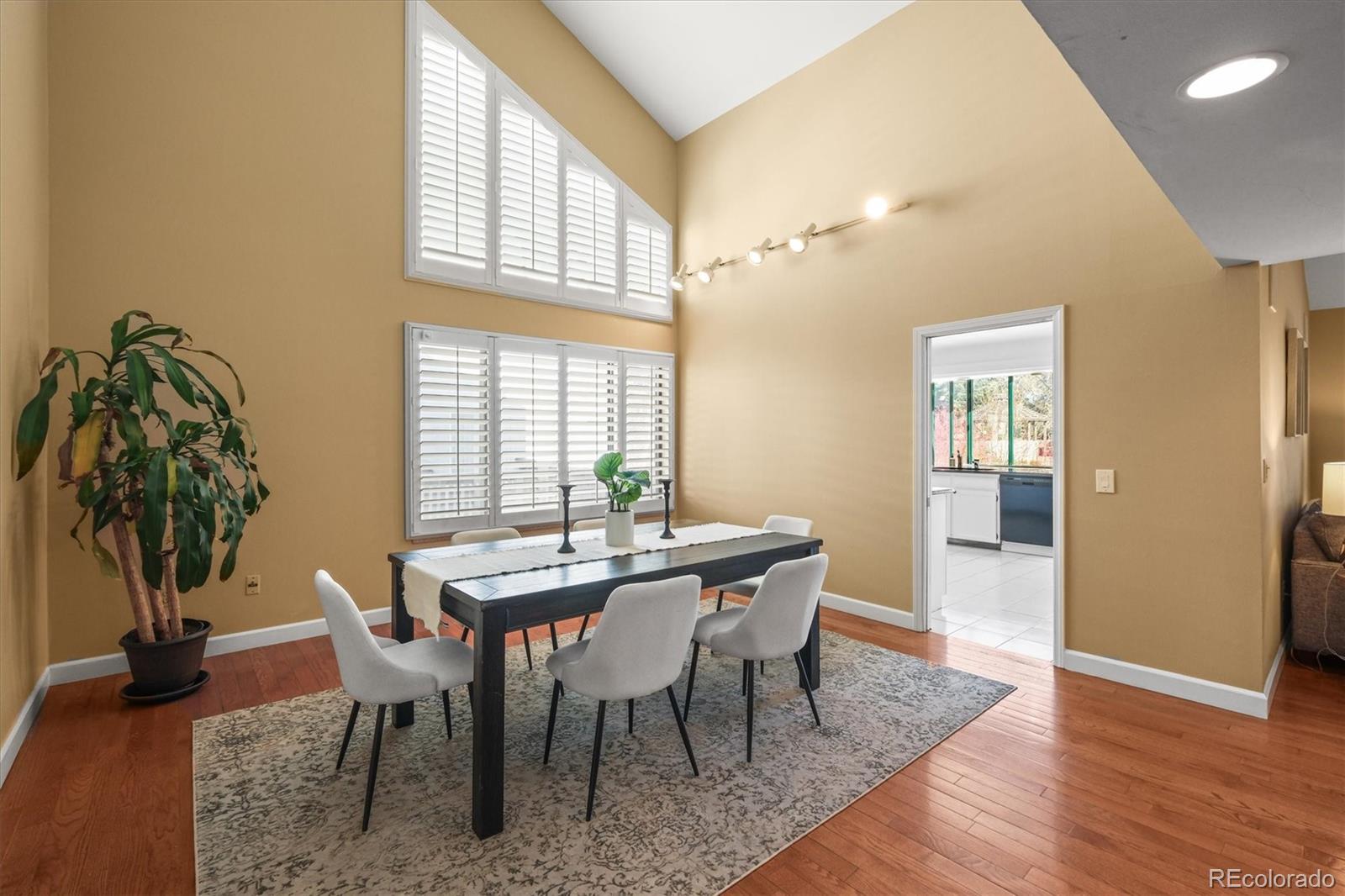 MLS Image #8 for 9817 e maplewood circle,englewood, Colorado