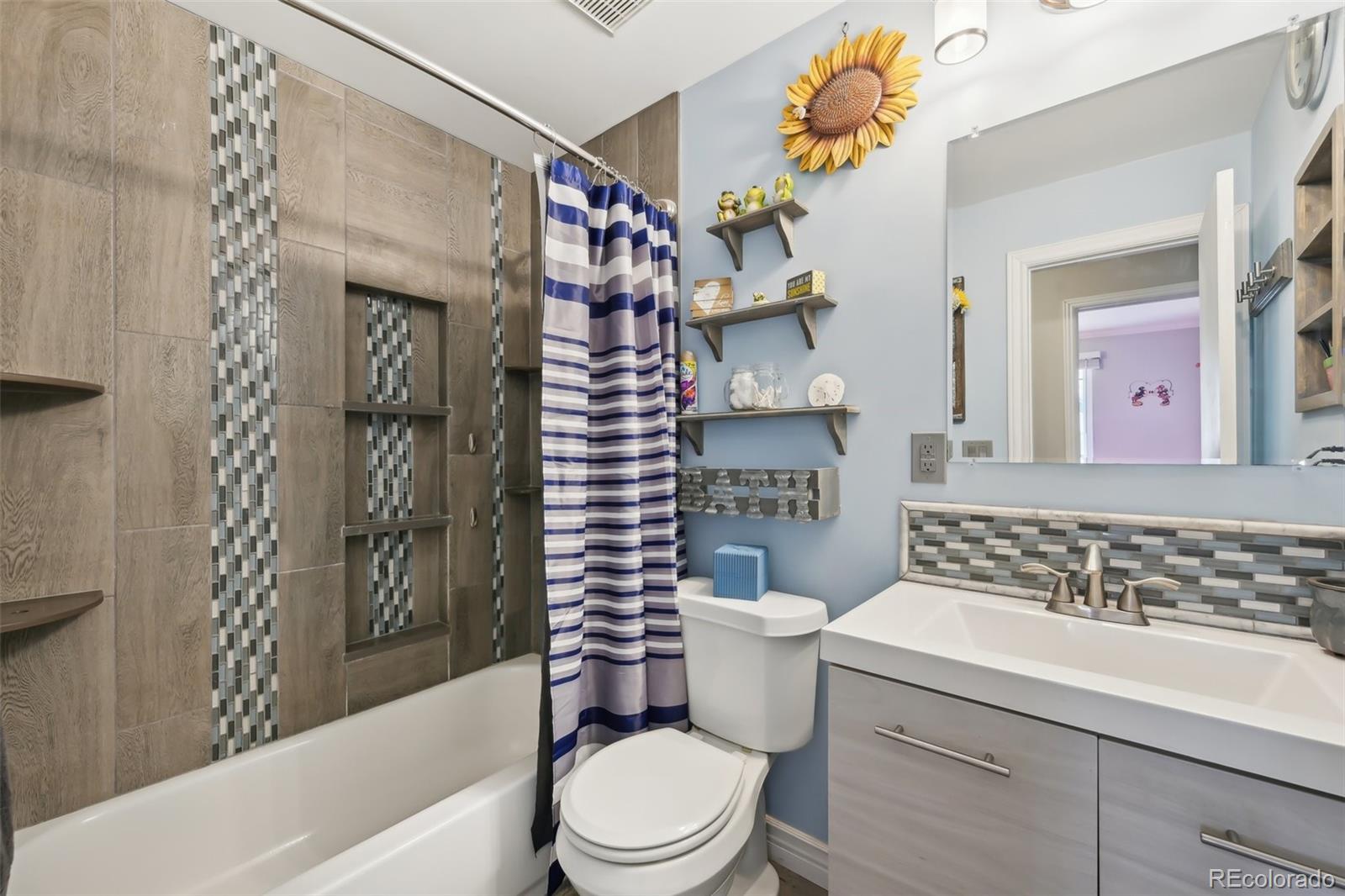MLS Image #13 for 16097 e cornell place,aurora, Colorado