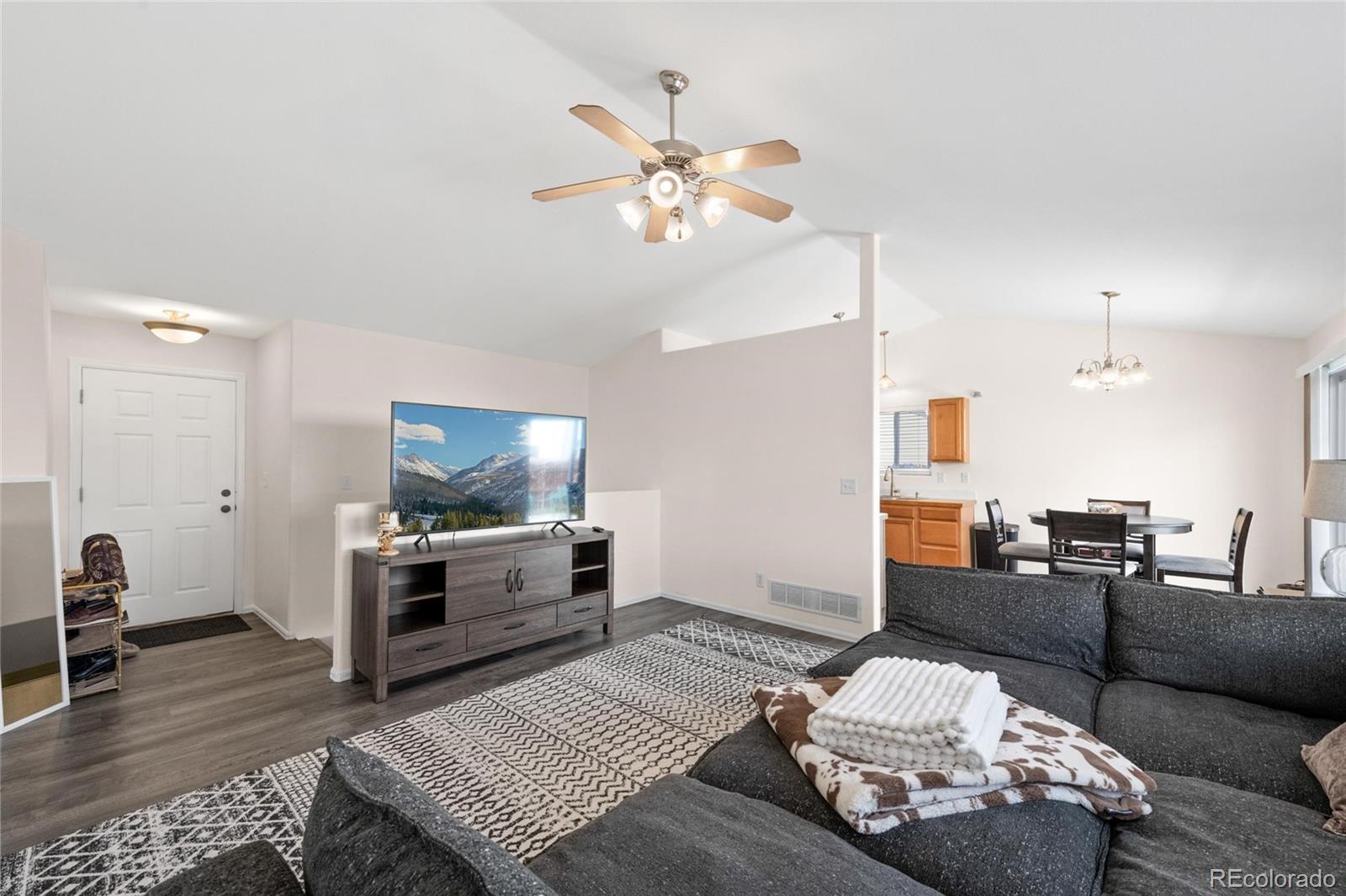 MLS Image #4 for 309 e 29th street road,greeley, Colorado