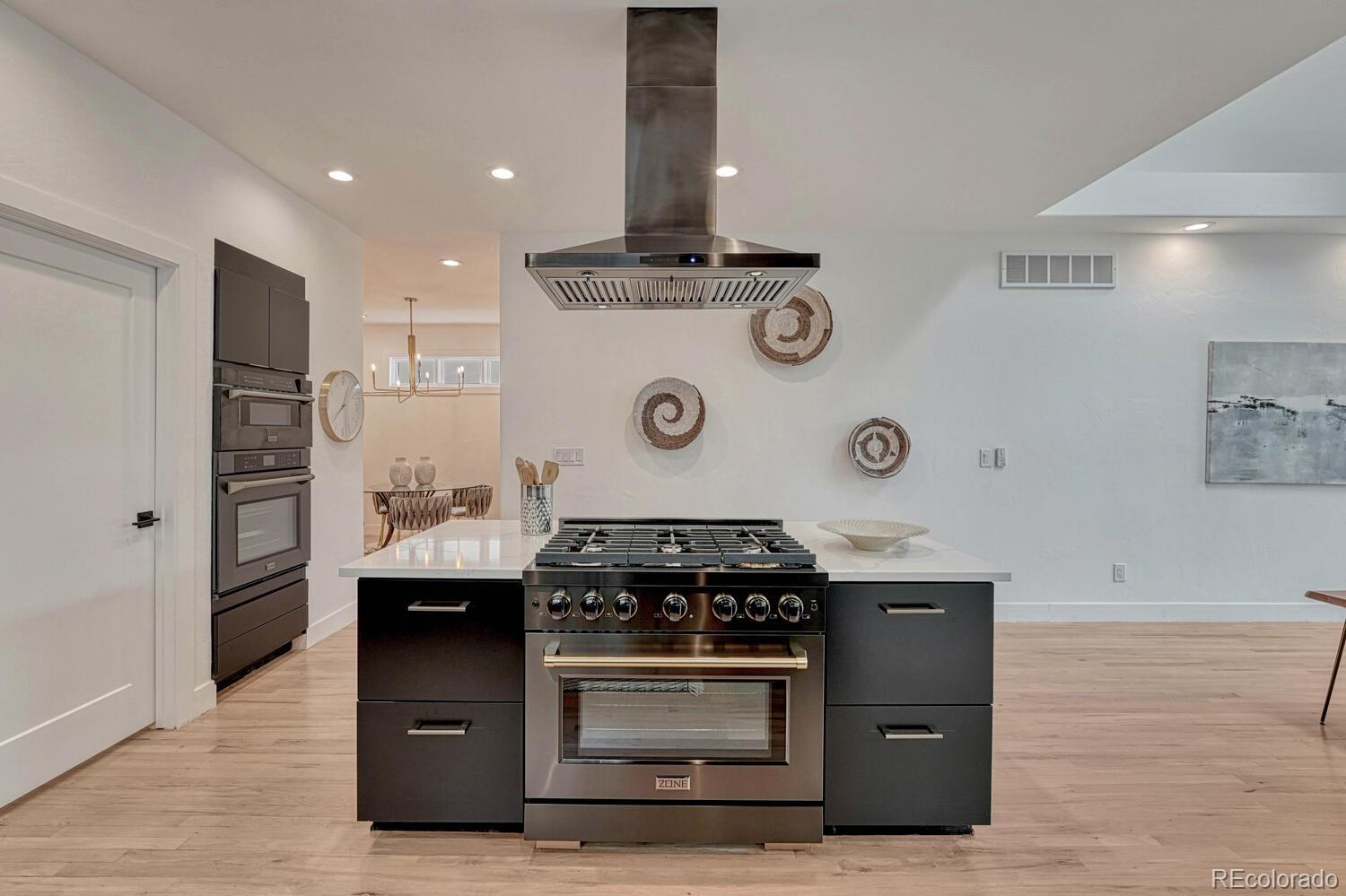 MLS Image #15 for 520  columbine street,denver, Colorado