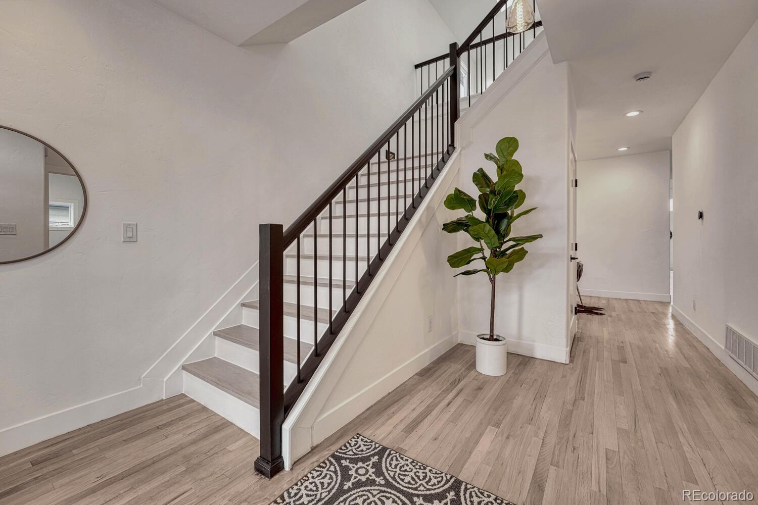 MLS Image #3 for 520  columbine street,denver, Colorado