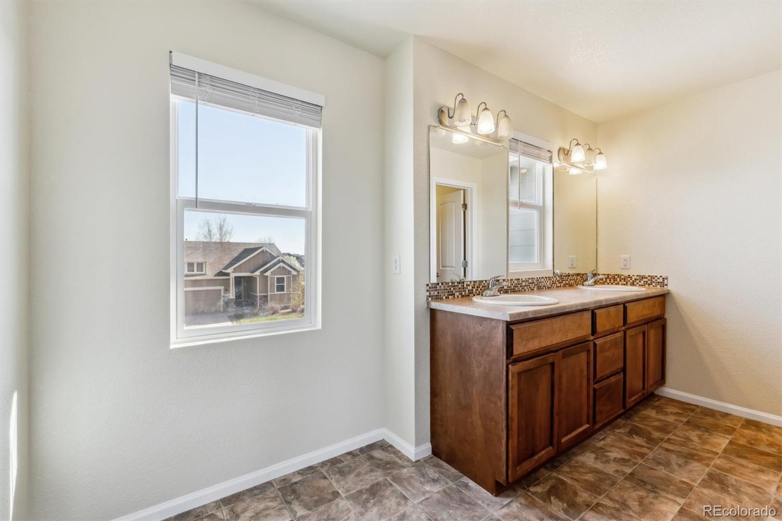 MLS Image #16 for 735  stonehaven street,dacono, Colorado