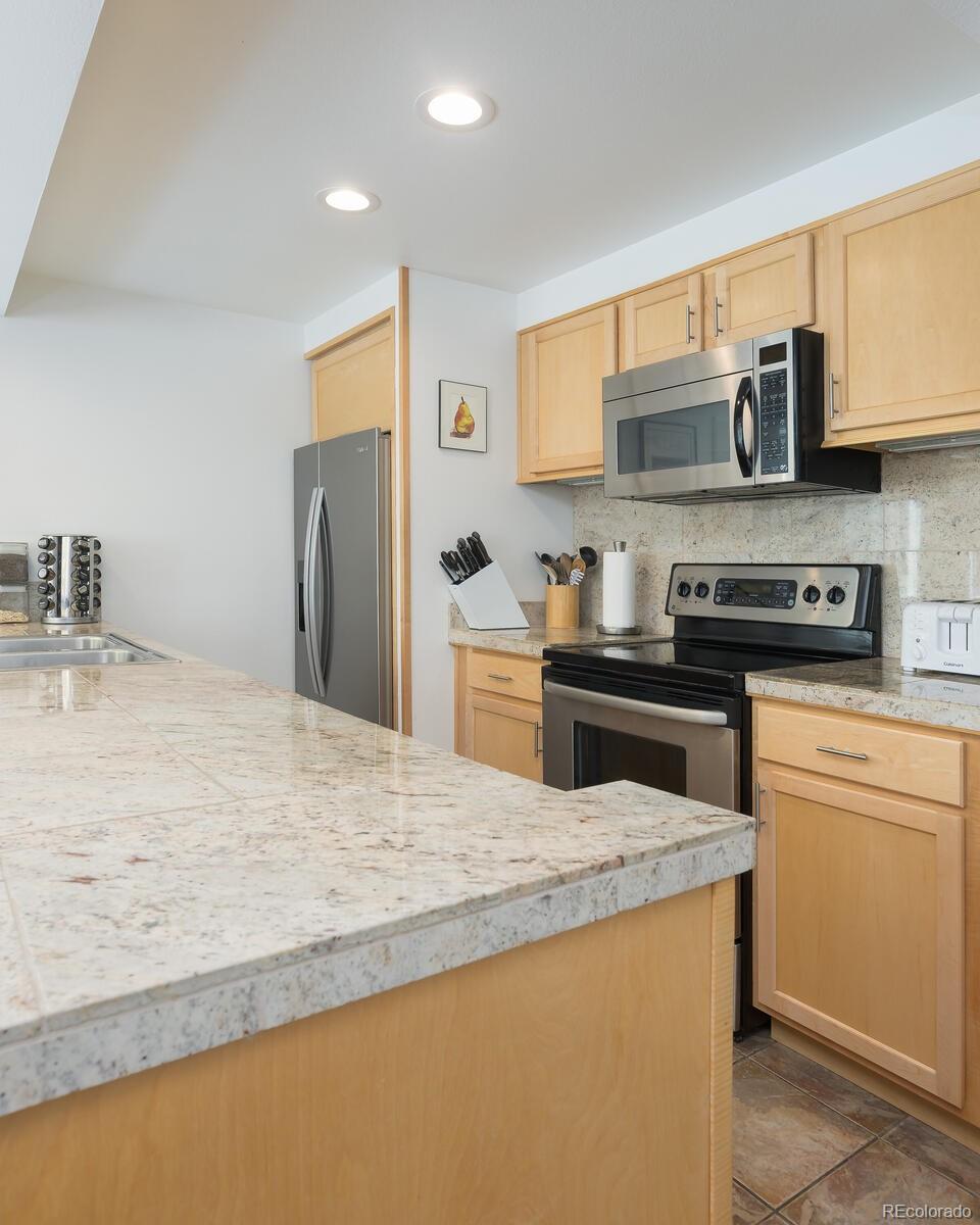 MLS Image #14 for 22097  saints john road,dillon, Colorado