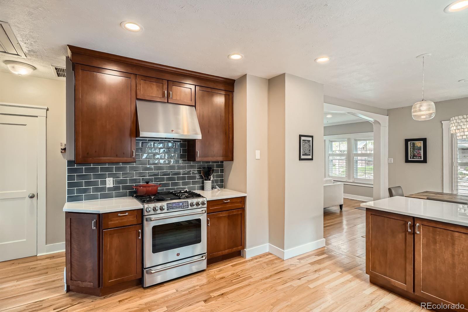 MLS Image #11 for 1023 s high street,denver, Colorado