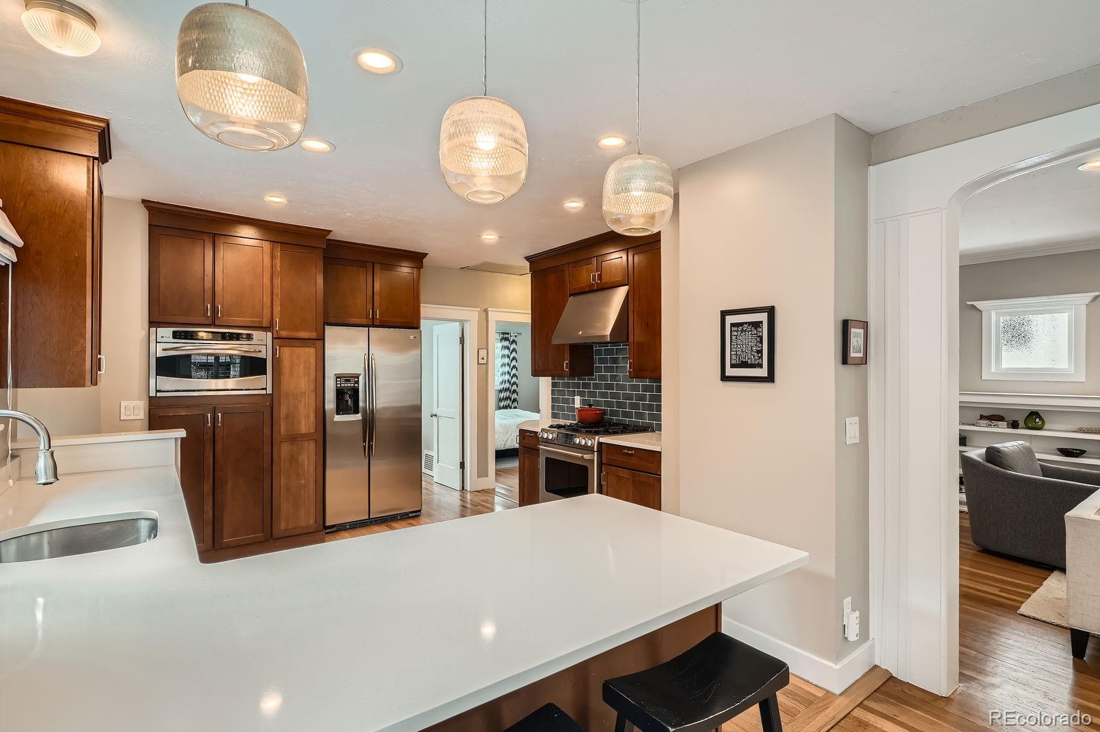 MLS Image #9 for 1023 s high street,denver, Colorado