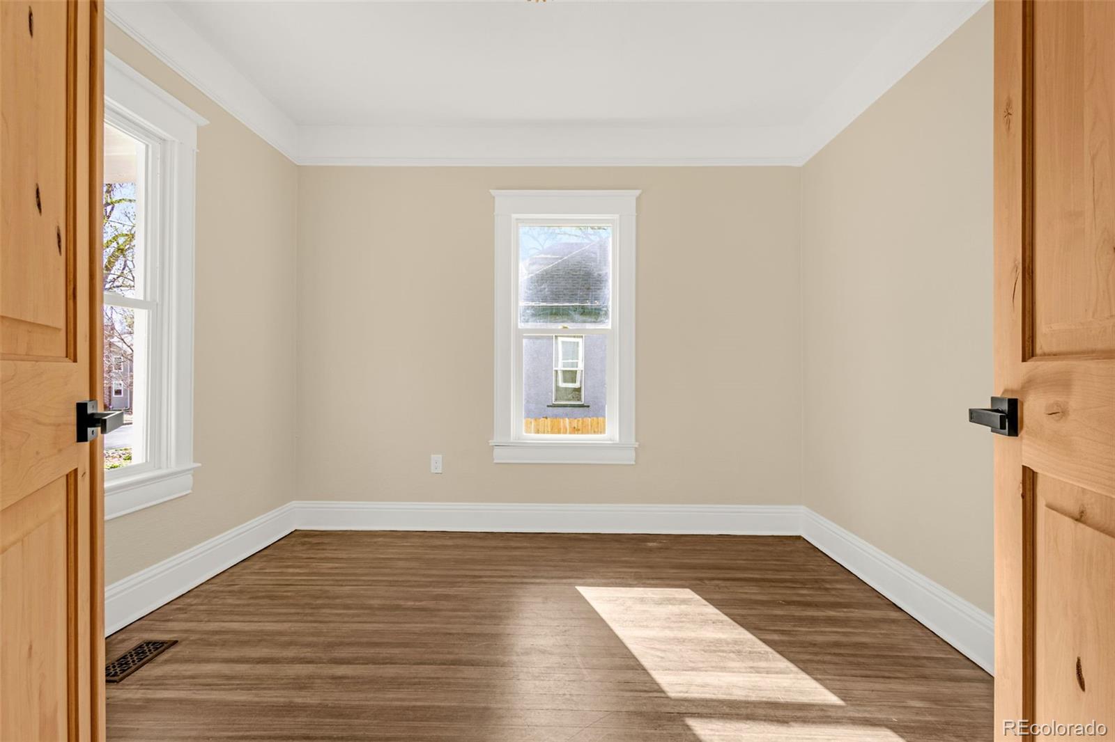 MLS Image #9 for 838 e dale street,colorado springs, Colorado