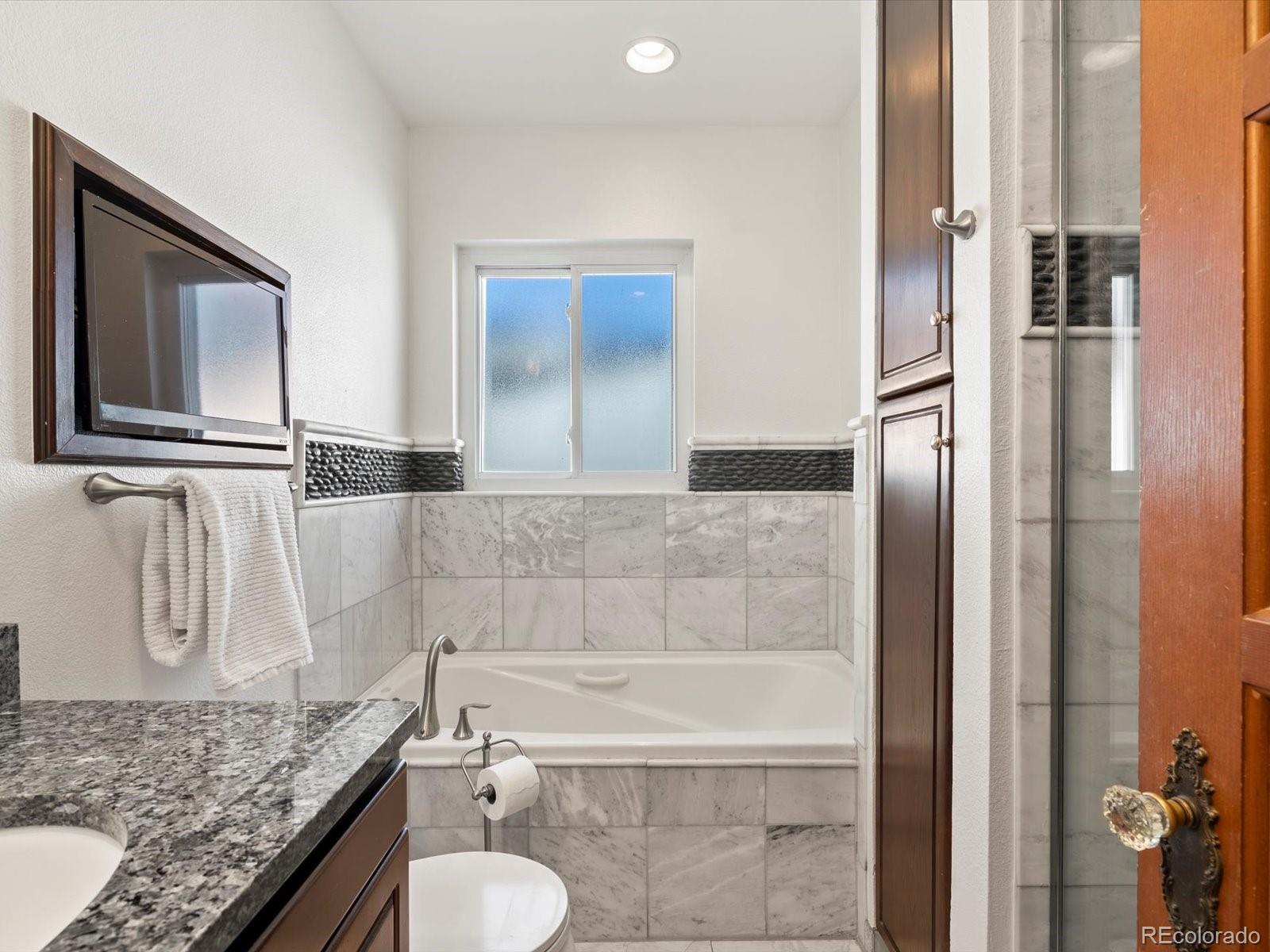 MLS Image #14 for 2535  leyden street,denver, Colorado