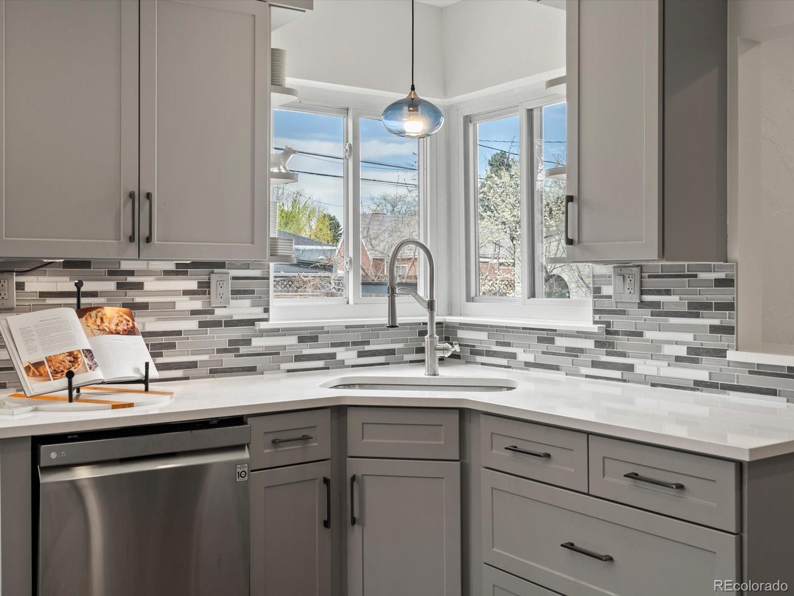 MLS Image #7 for 2535  leyden street,denver, Colorado