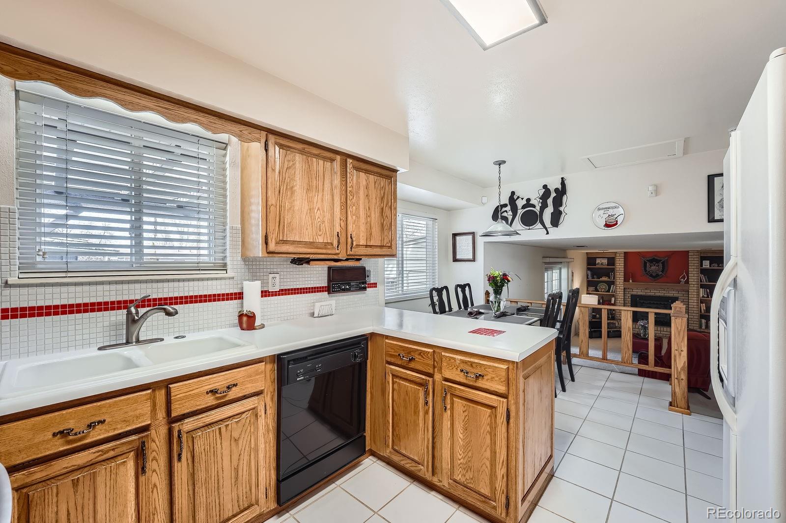 MLS Image #2 for 3245 s nucla street,aurora, Colorado