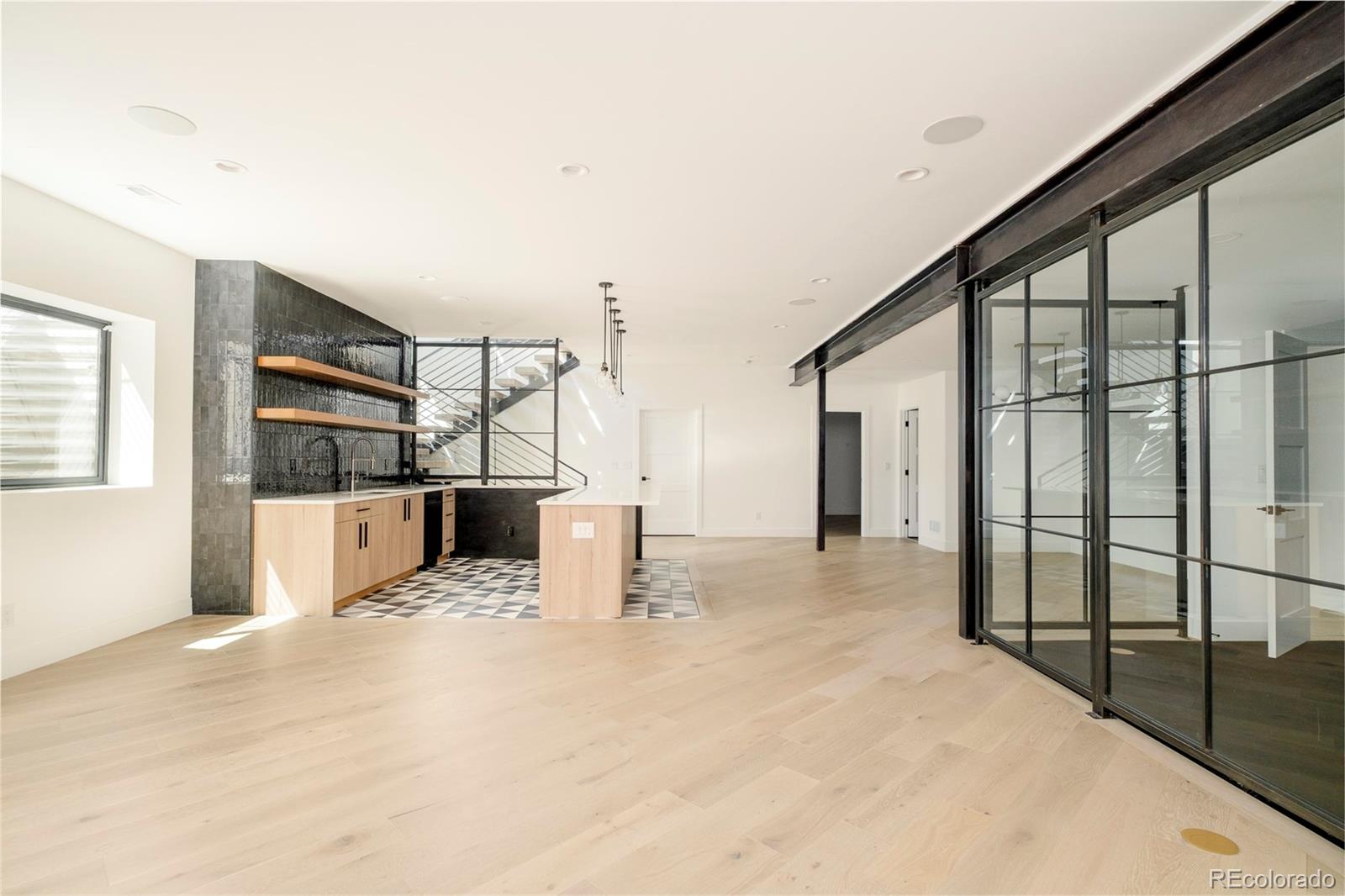 MLS Image #39 for 1190 s vine street,denver, Colorado