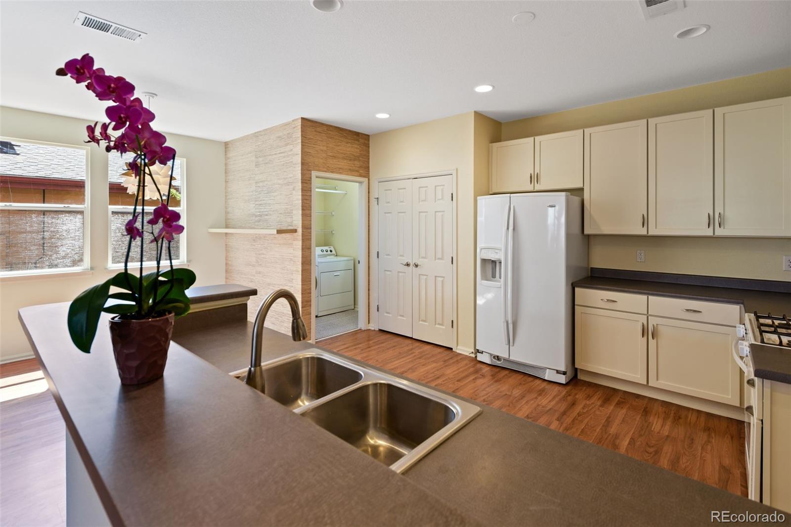 MLS Image #13 for 8335 e 22nd avenue,denver, Colorado