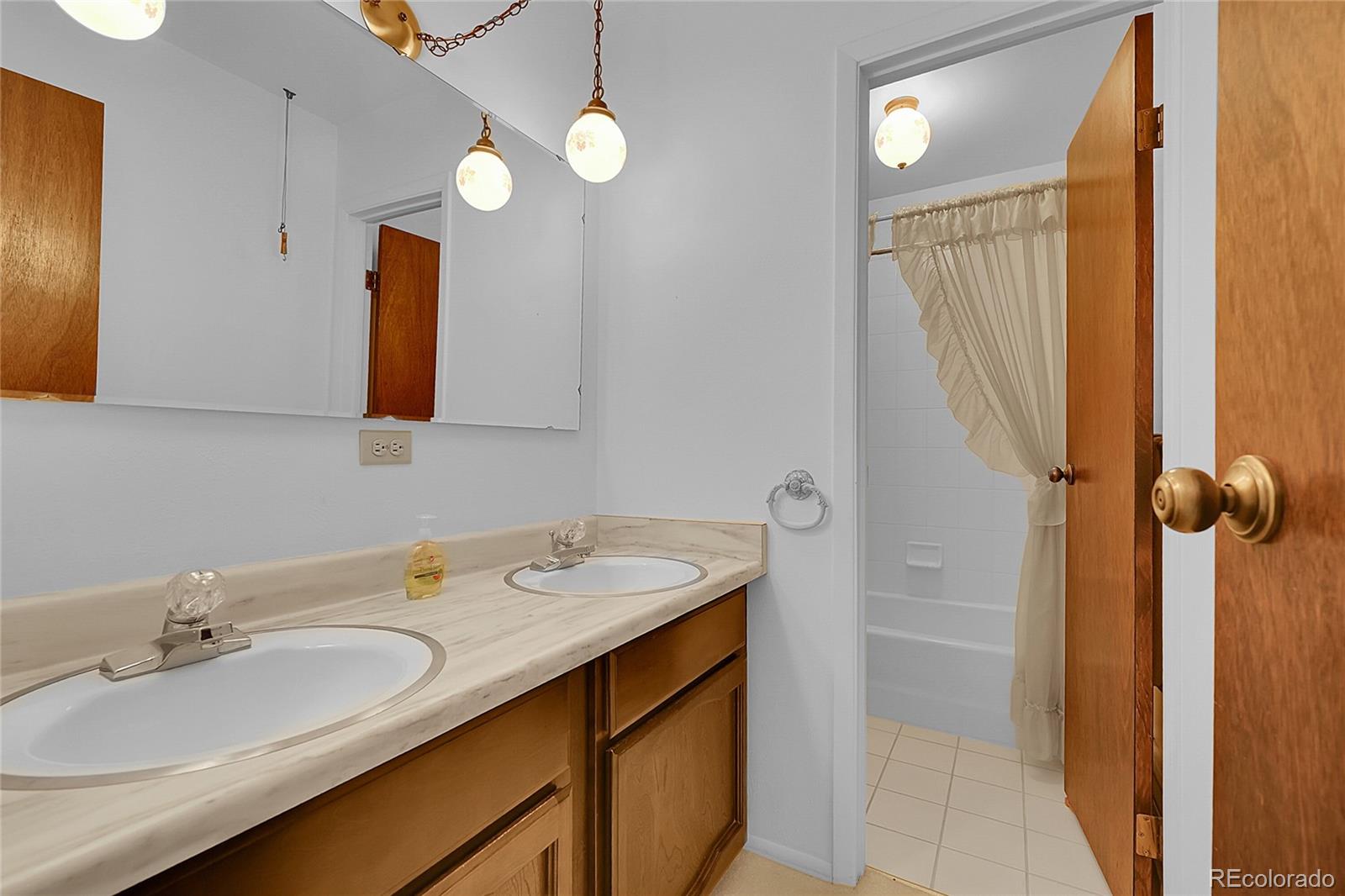 MLS Image #6 for 8204 s cody street,littleton, Colorado