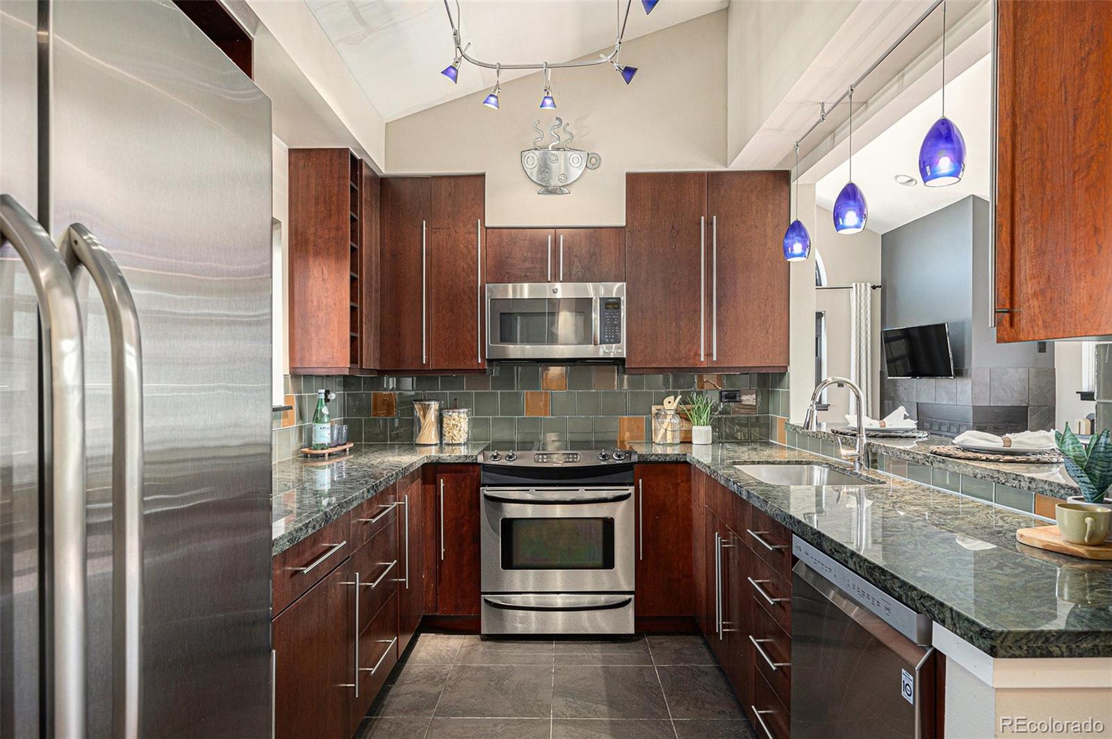 MLS Image #10 for 345  fillmore street,denver, Colorado
