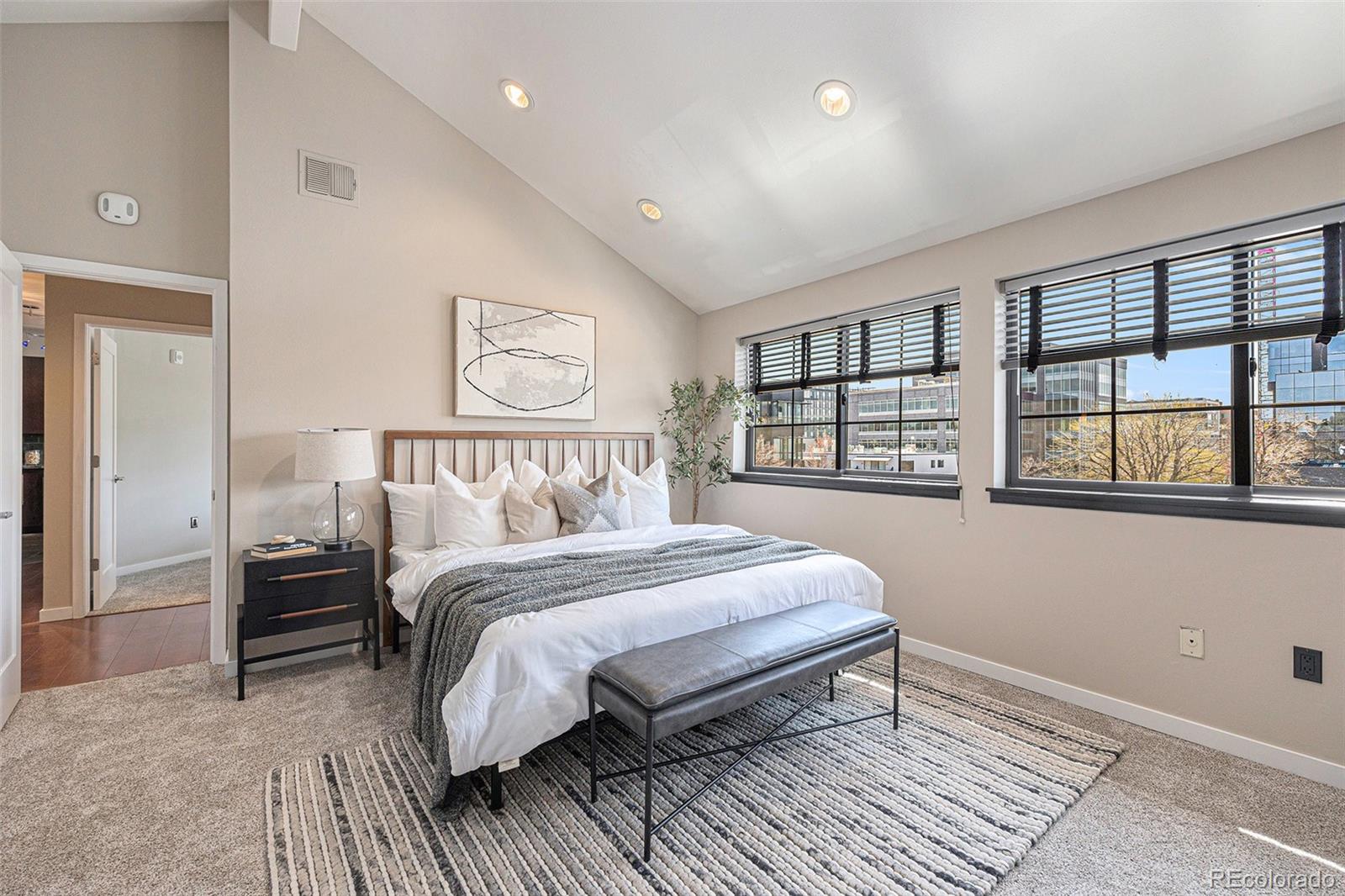 MLS Image #13 for 345  fillmore street,denver, Colorado