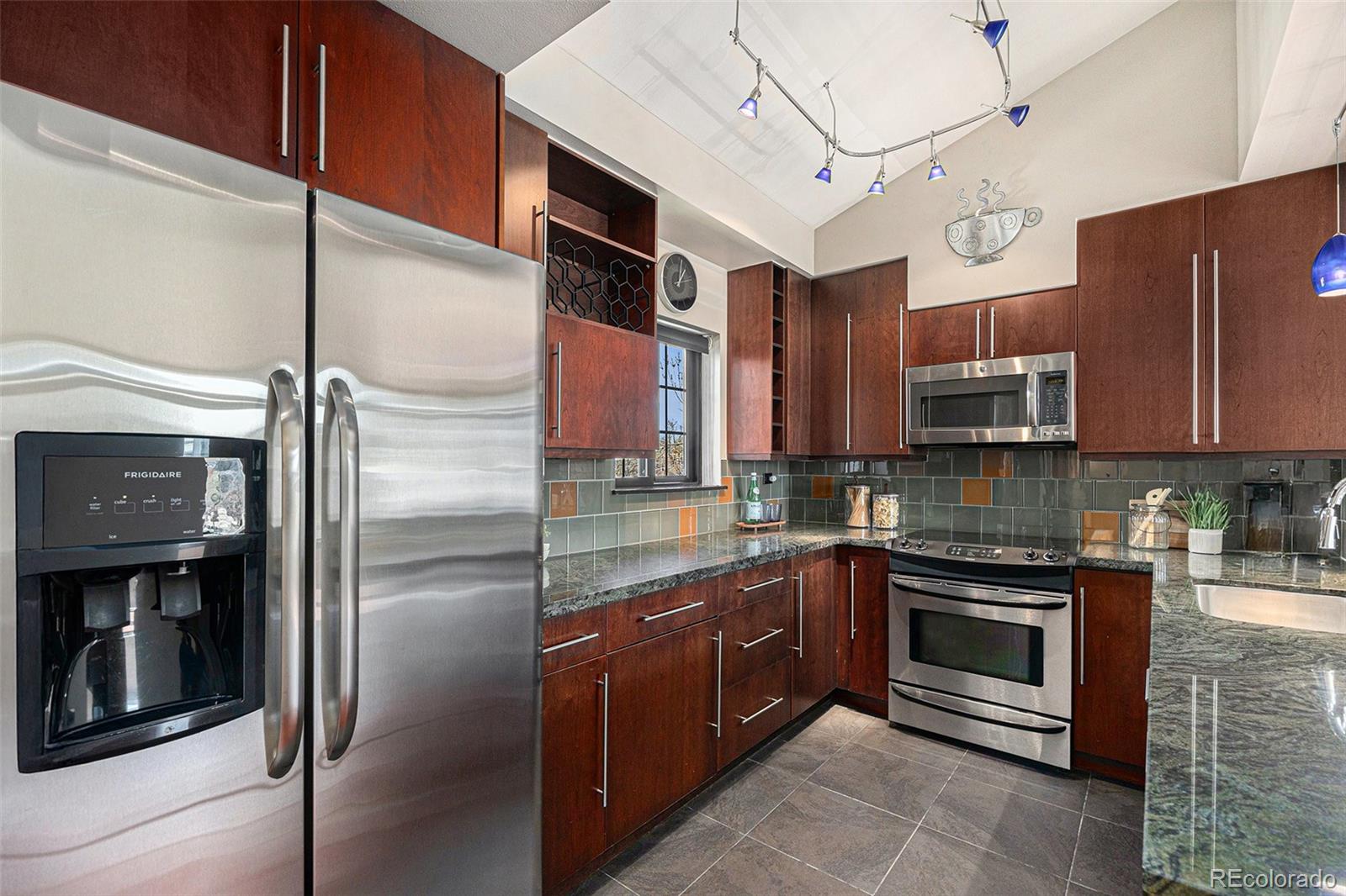 MLS Image #9 for 345  fillmore street,denver, Colorado