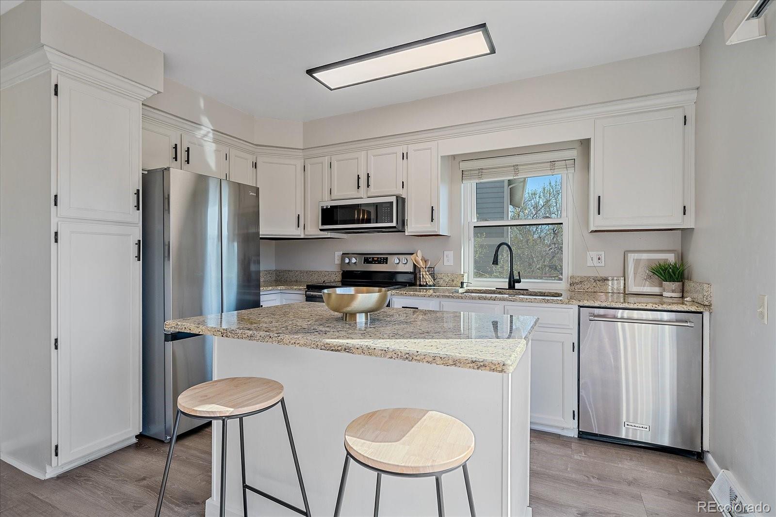 MLS Image #3 for 7932 s quince way,centennial, Colorado