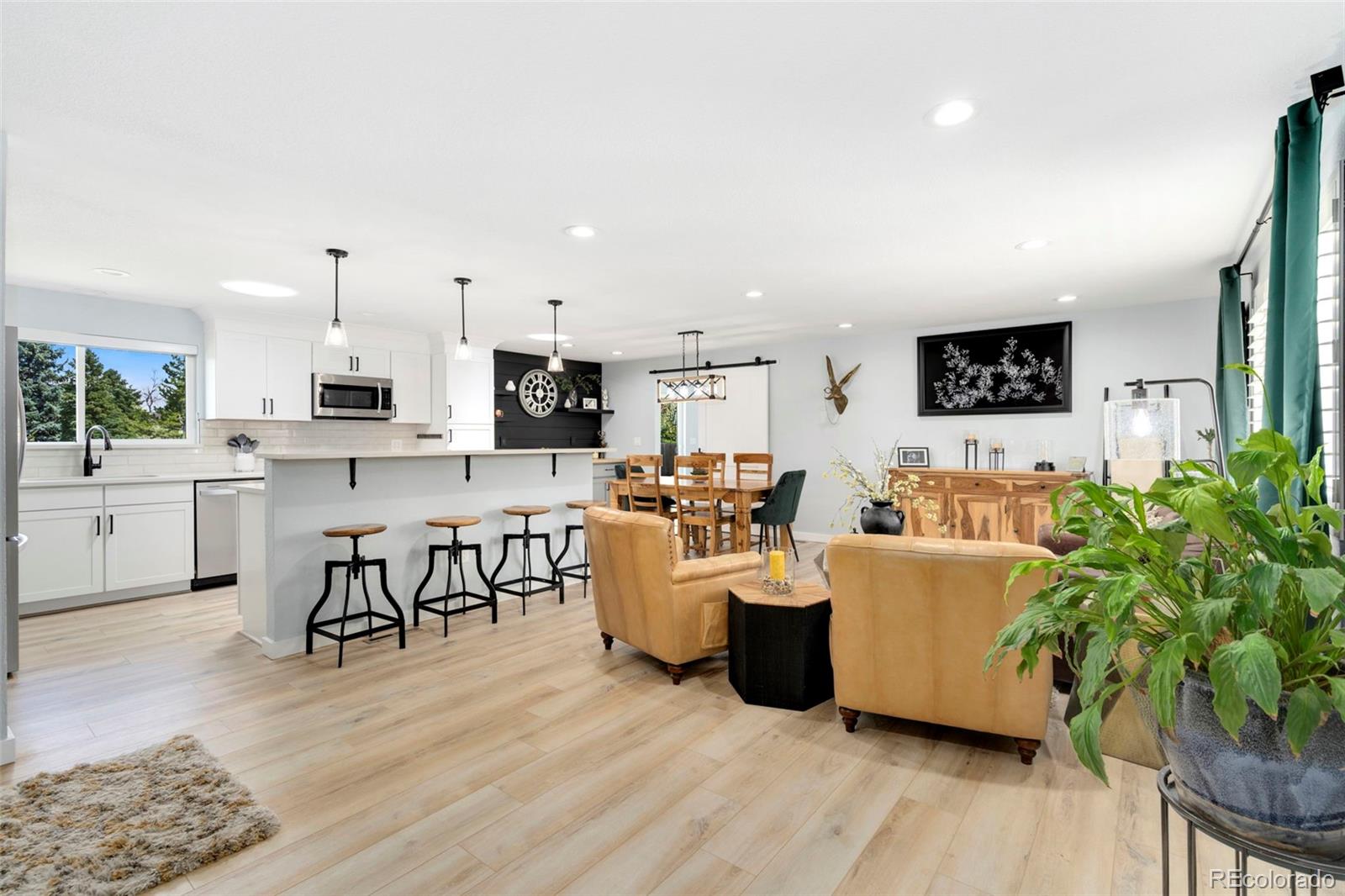 MLS Image #5 for 6439 e maplewood avenue,centennial, Colorado