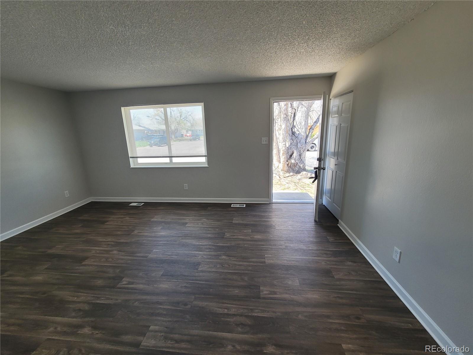 MLS Image #4 for 5552  abilene street,denver, Colorado
