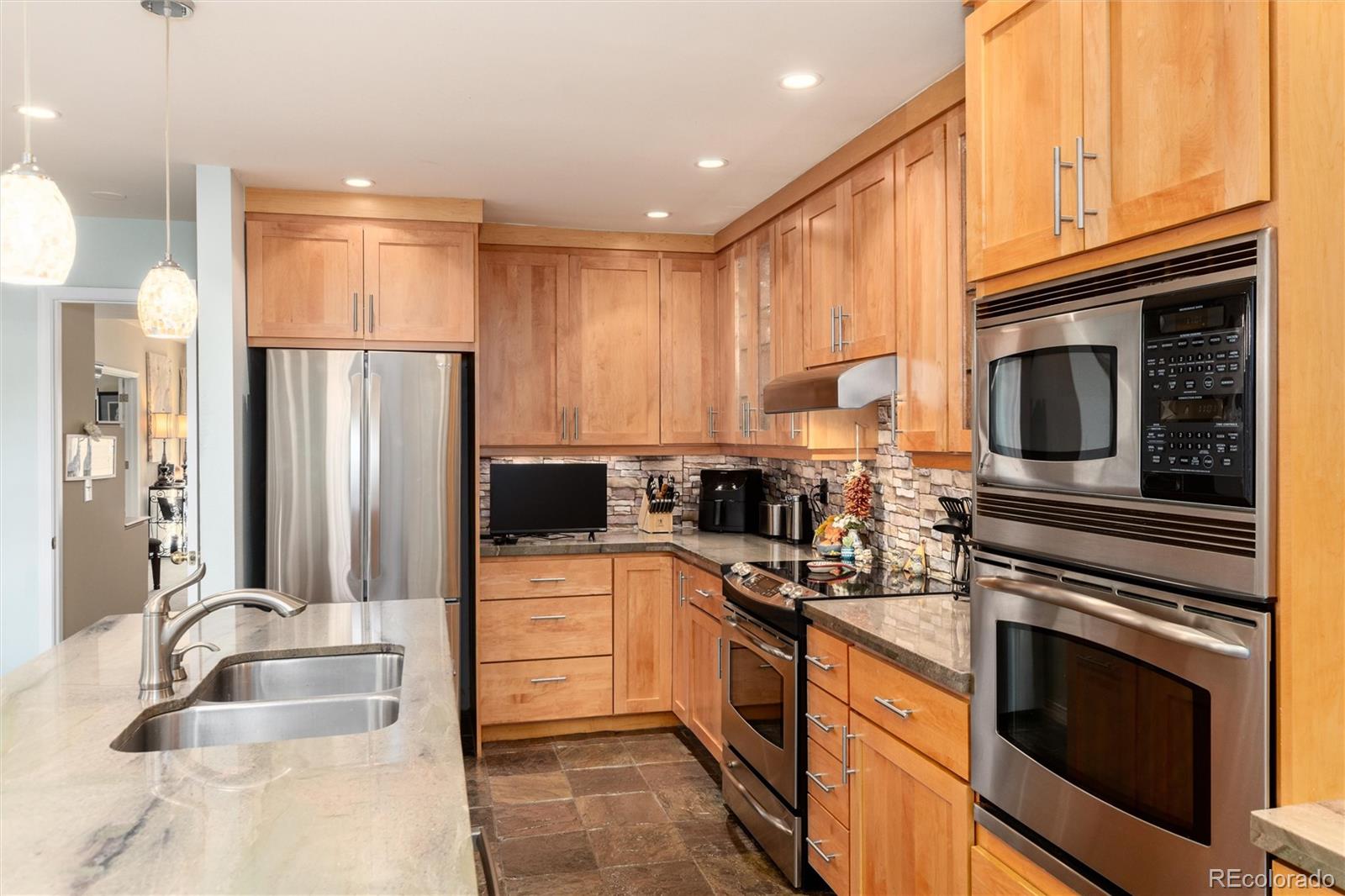 MLS Image #11 for 10000 e yale avenue,denver, Colorado