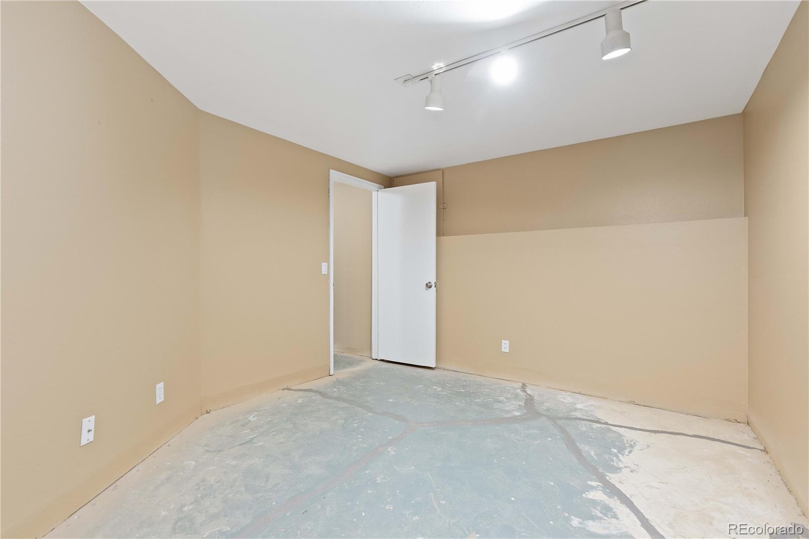 MLS Image #22 for 1603 s flanders way,aurora, Colorado