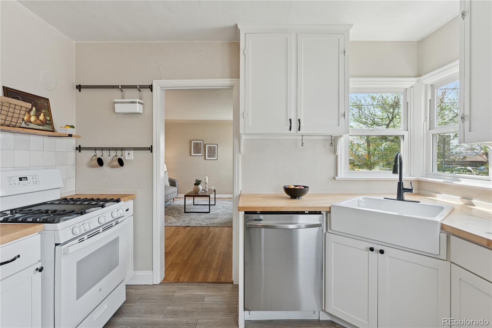 MLS Image #10 for 3740 w 54th avenue,denver, Colorado
