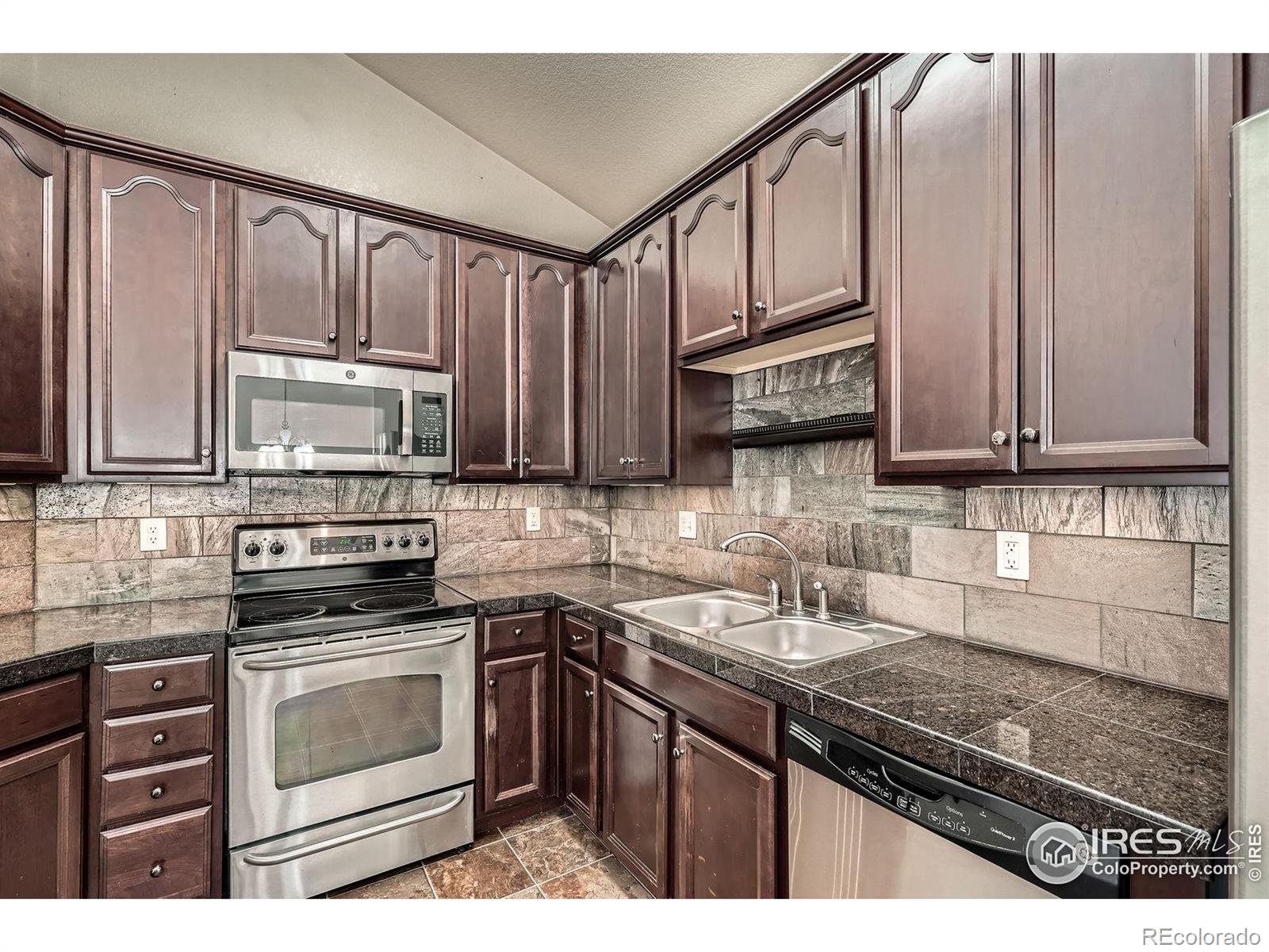 MLS Image #14 for 804  summer hawk drive,longmont, Colorado