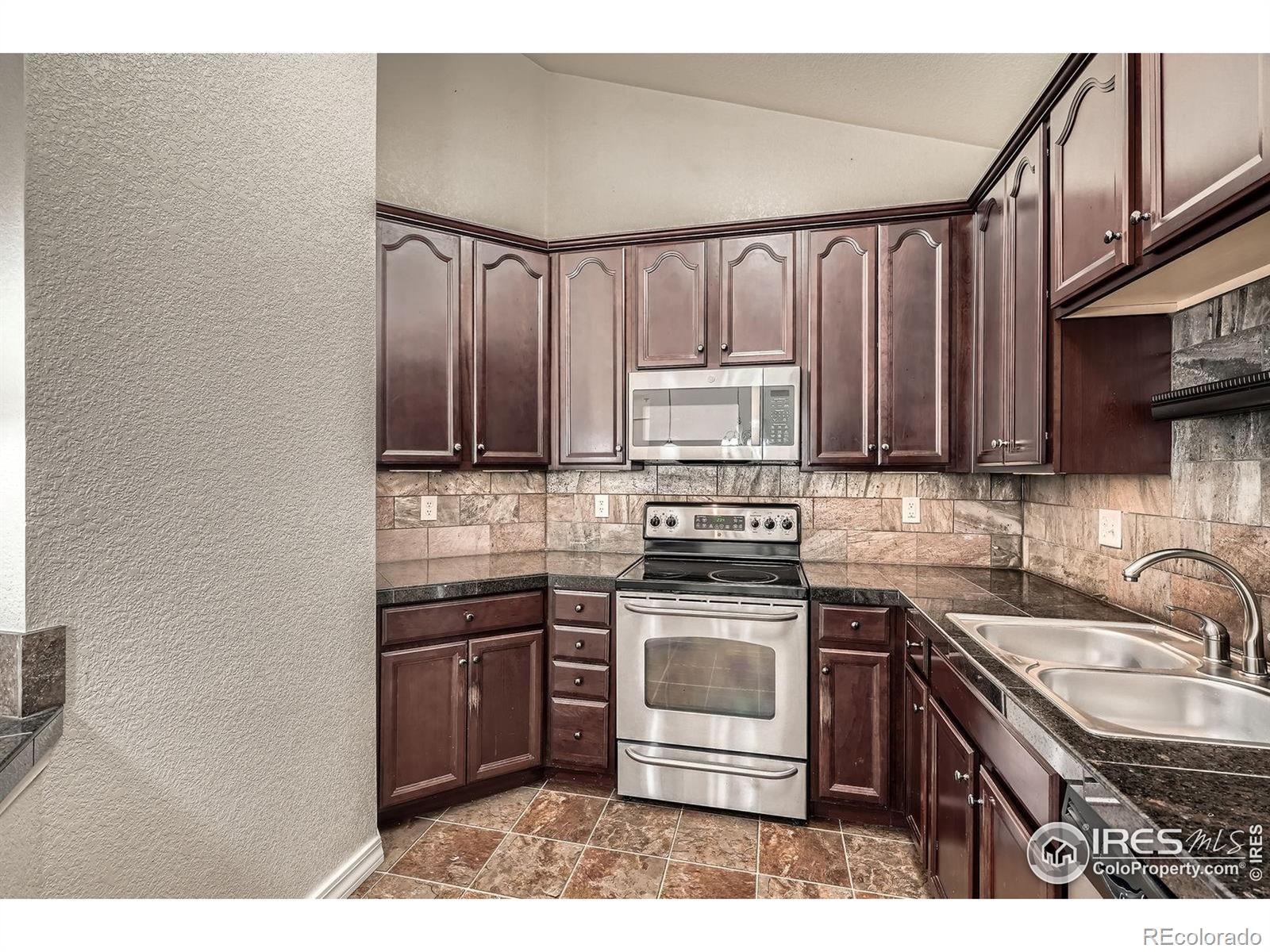 MLS Image #16 for 804  summer hawk drive,longmont, Colorado